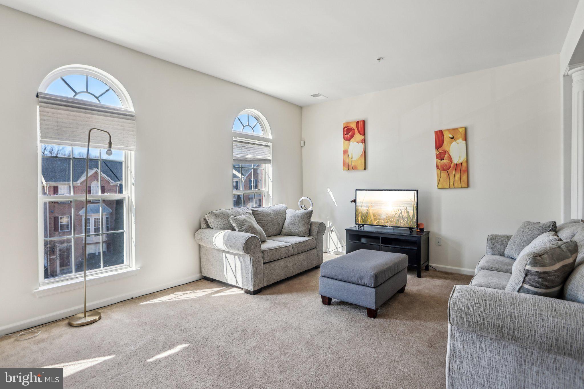2219 IVY LANE 8