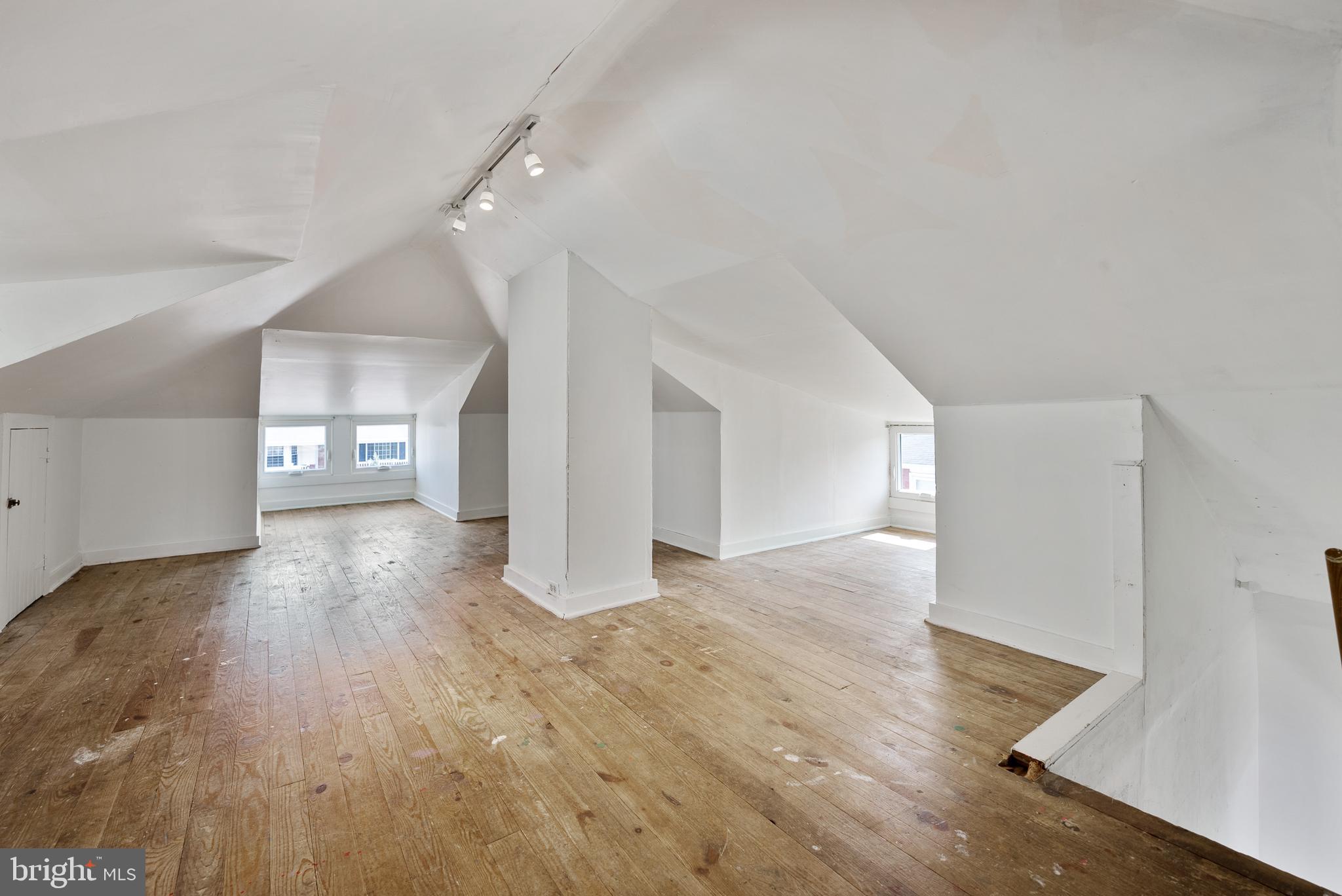 RIVIERA BEACH - Residential