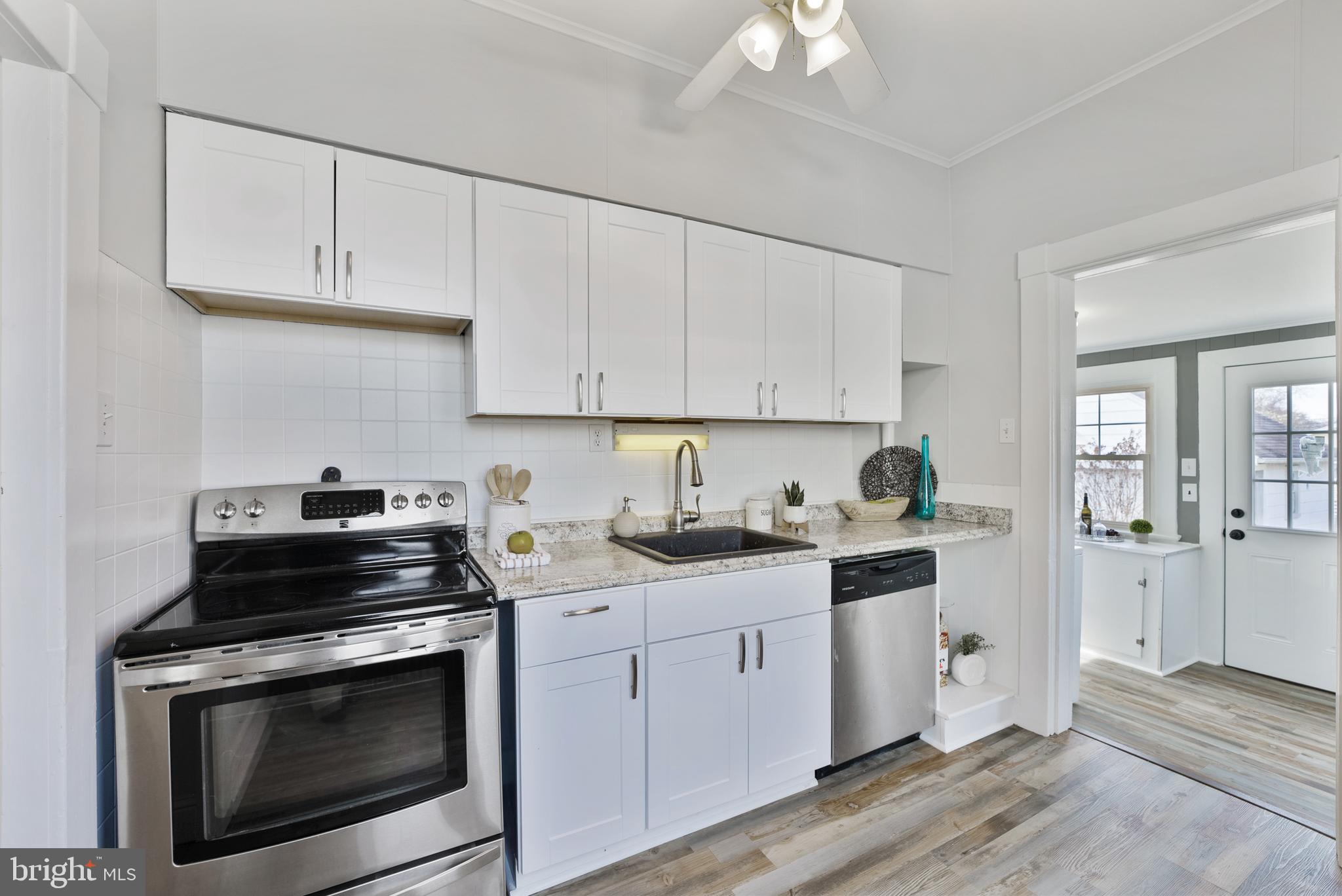 RIVIERA BEACH - Residential