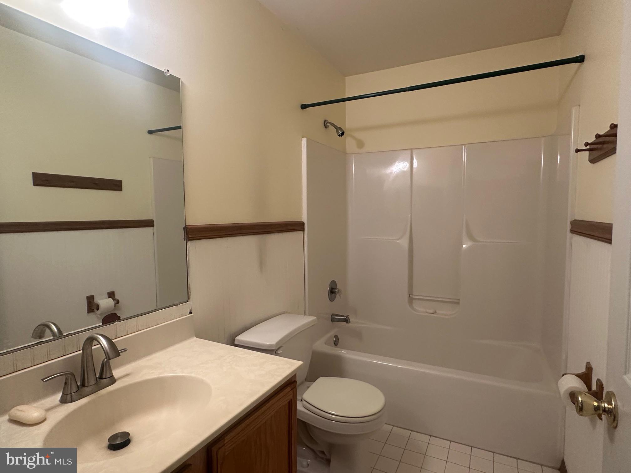 SOMERSET - Residential Lease