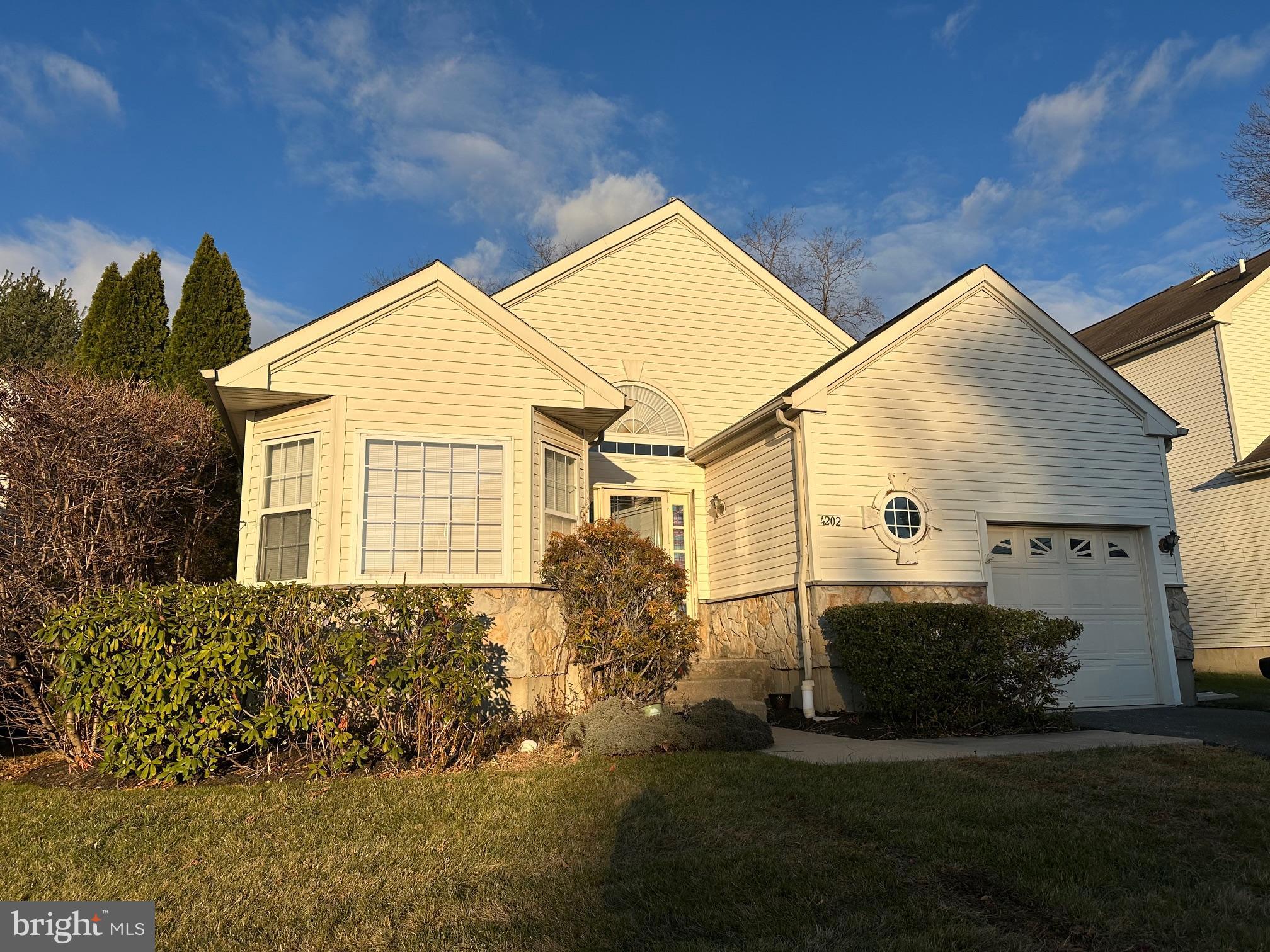 SOMERSET - Residential Lease