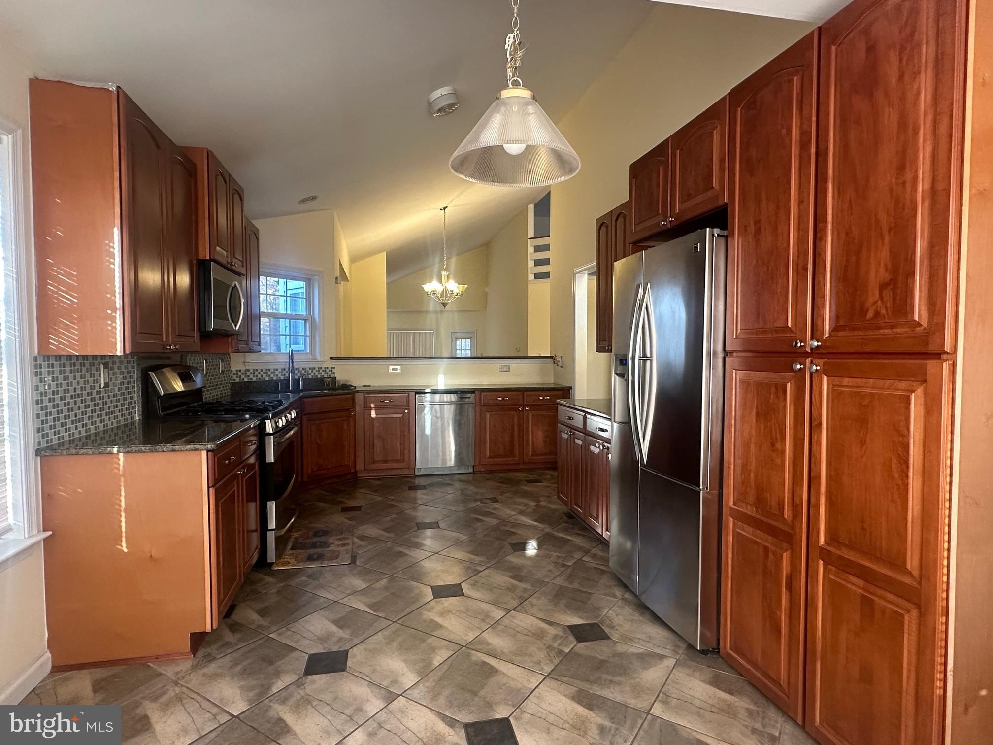 SOMERSET - Residential Lease