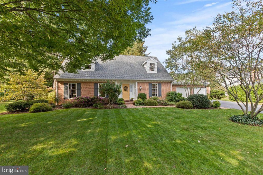 Photo of 2595 Woodview Drive, Lancaster, PA 17601 (MLS # PALA2042008)