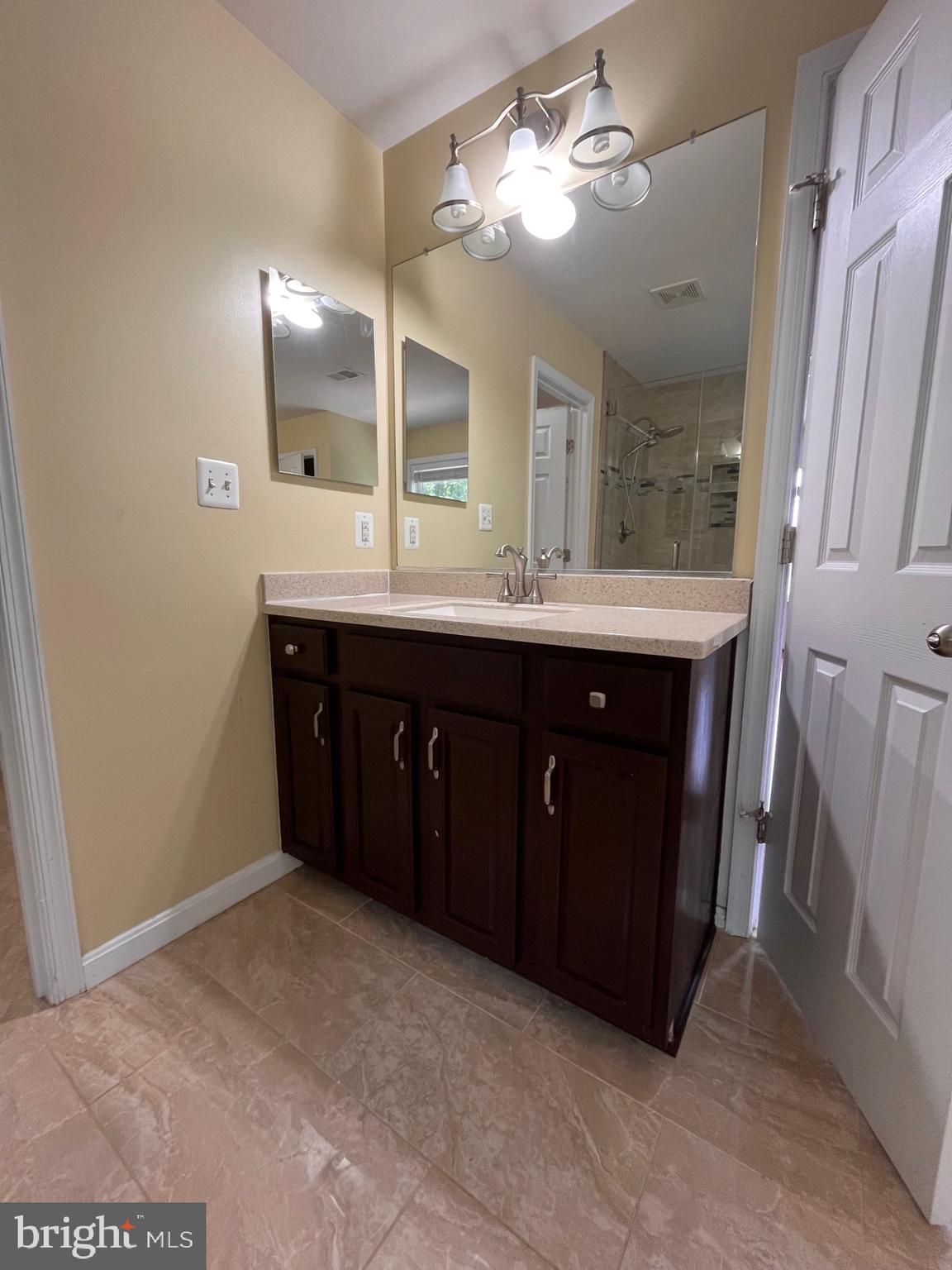 EAGLES POINTE - Residential Lease