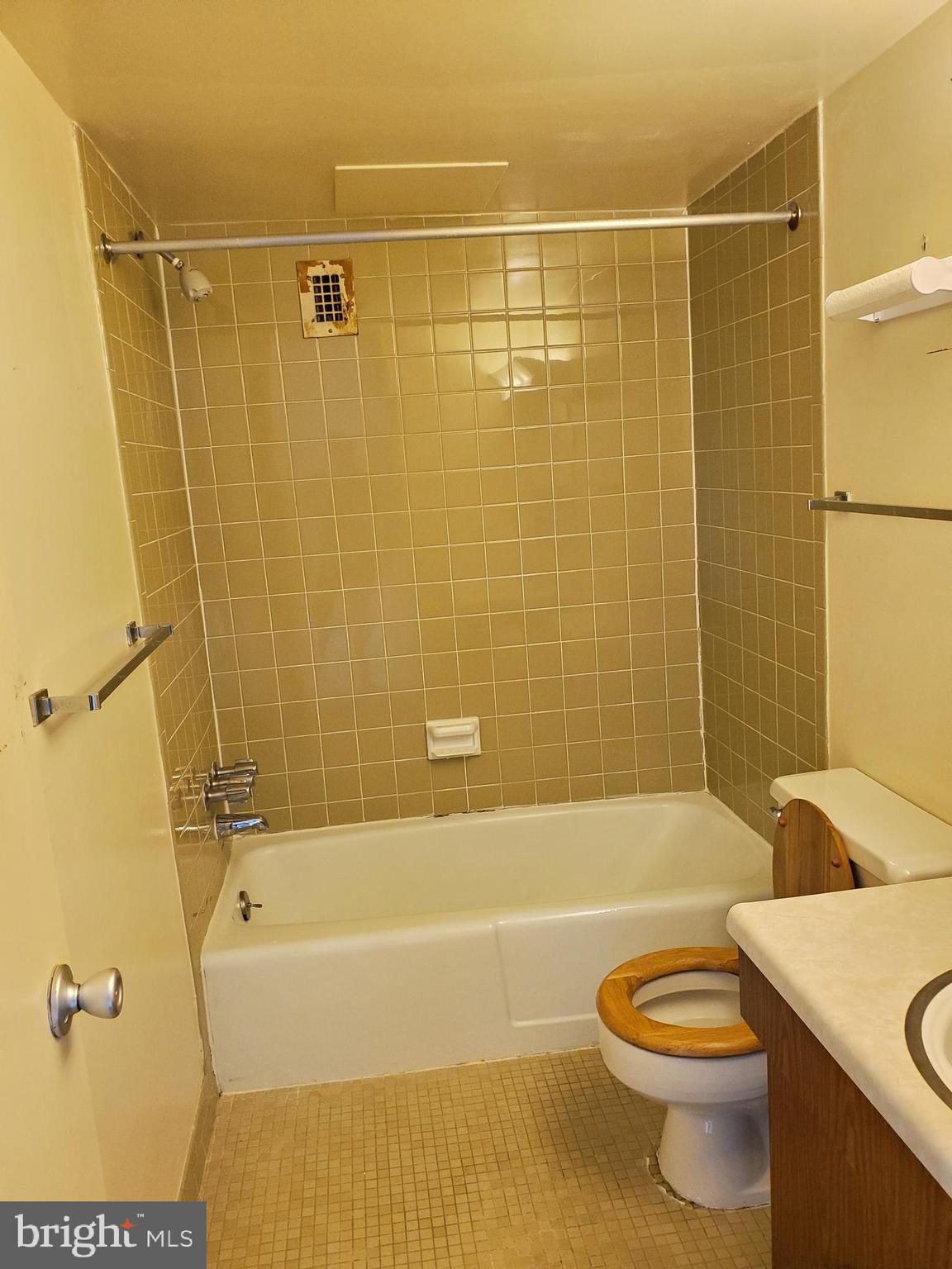 UNIVERSITY TOWERS CODM - Residential