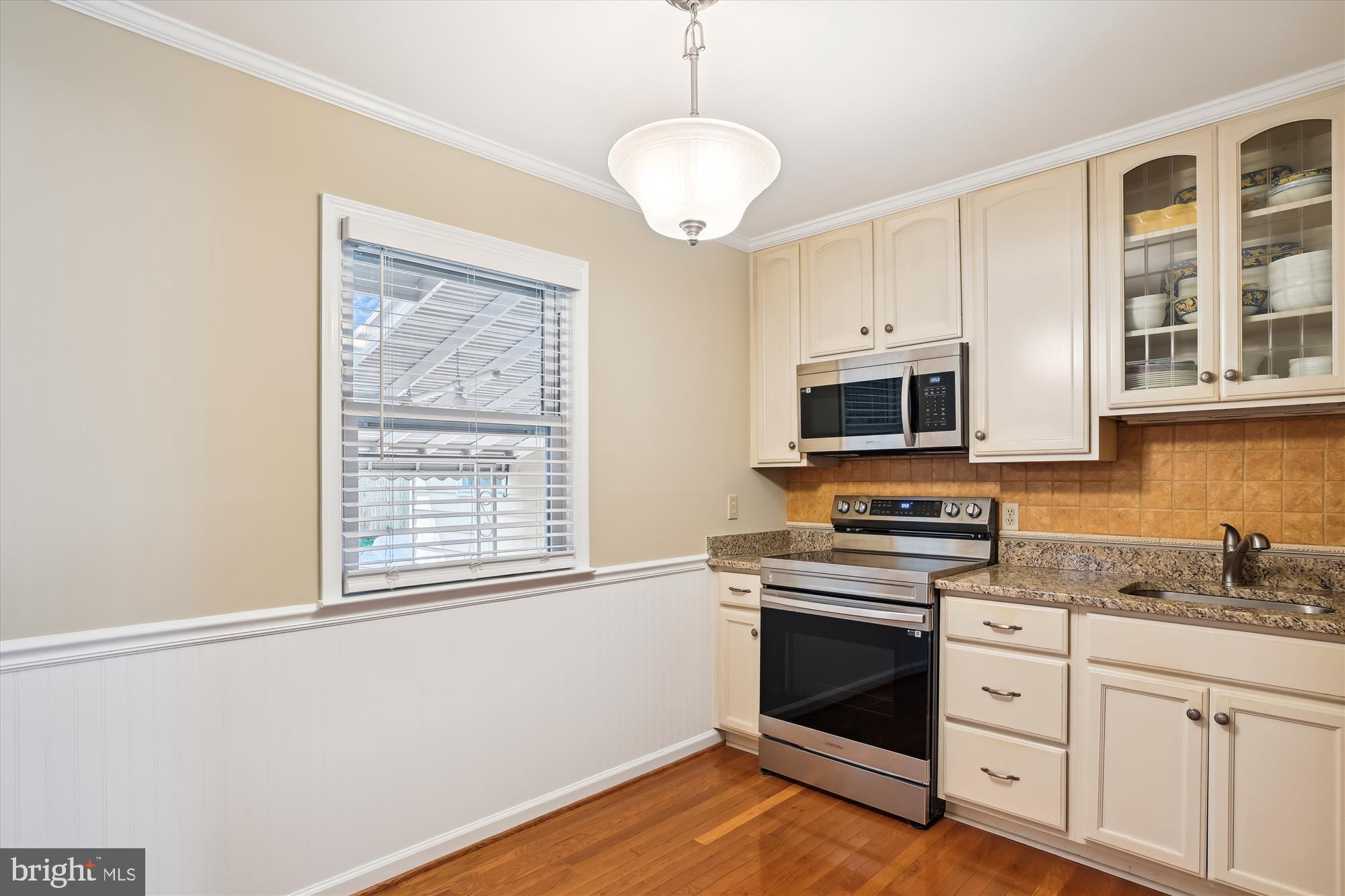 SUBURBIA - Residential