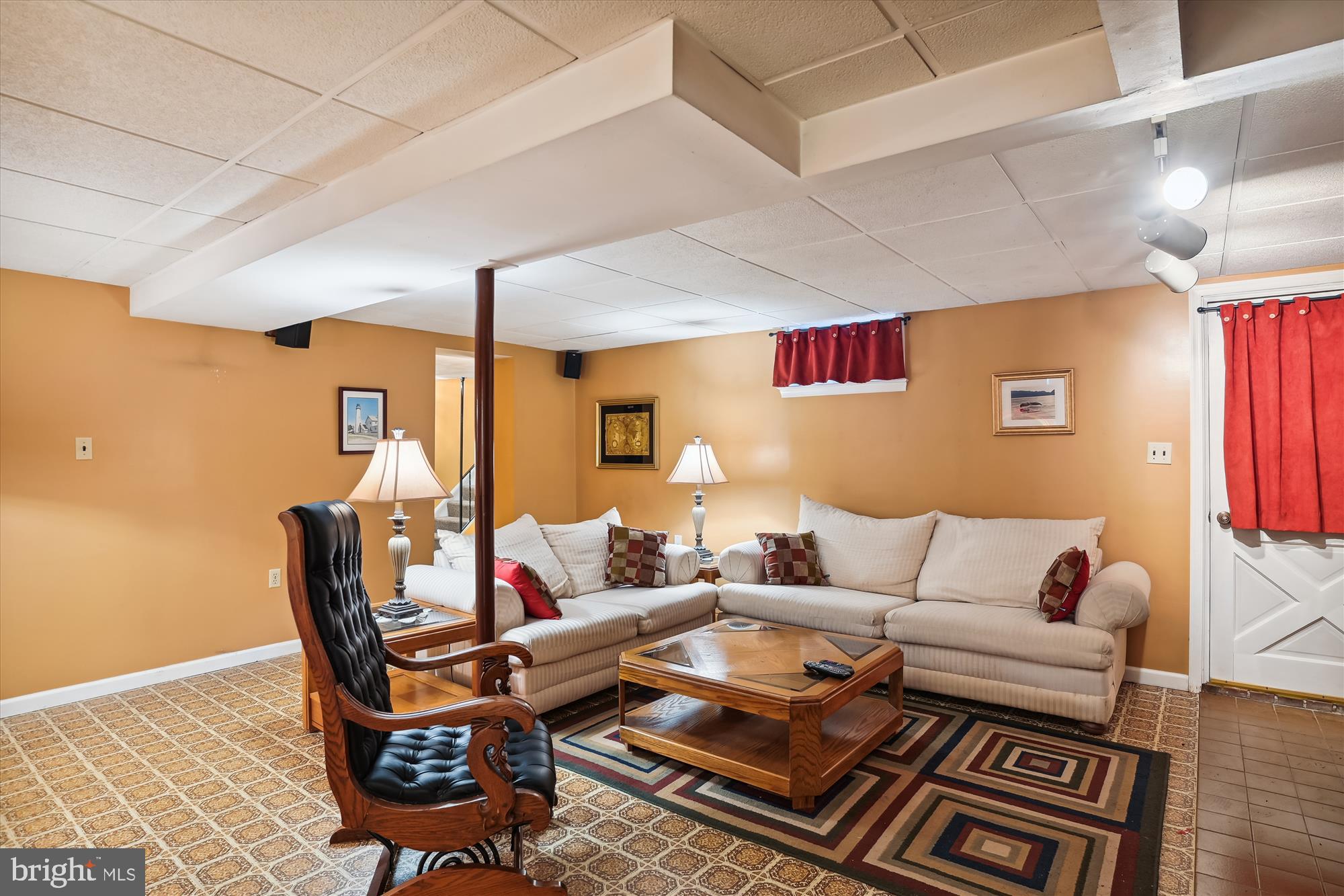 SUBURBIA - Residential