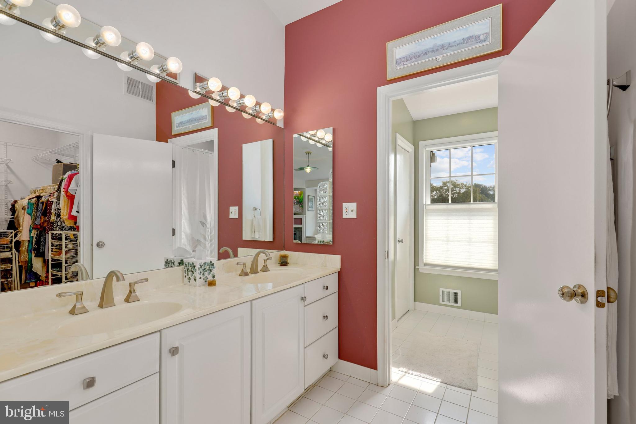 OAK HILL - Residential