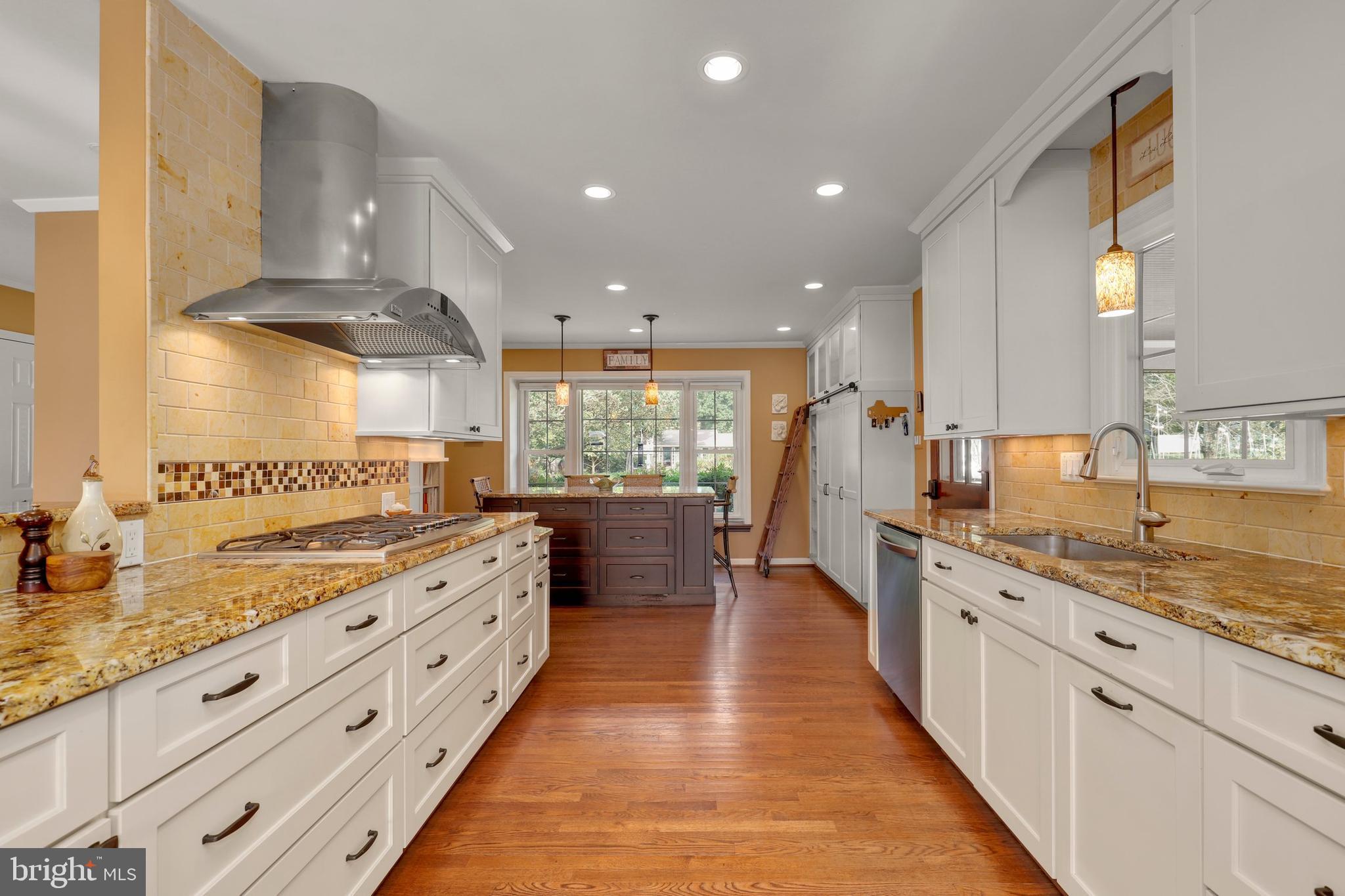 OAK HILL - Residential