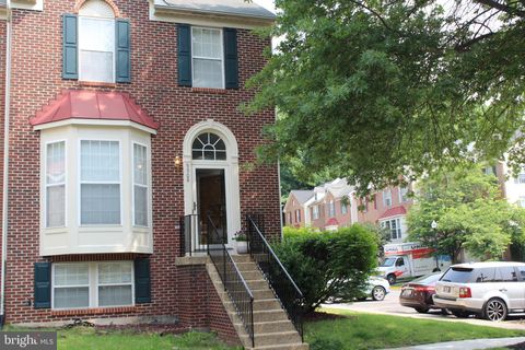 Homes For Sale - 9908 Greenspire Way<br/> BOWIE, MD 20721