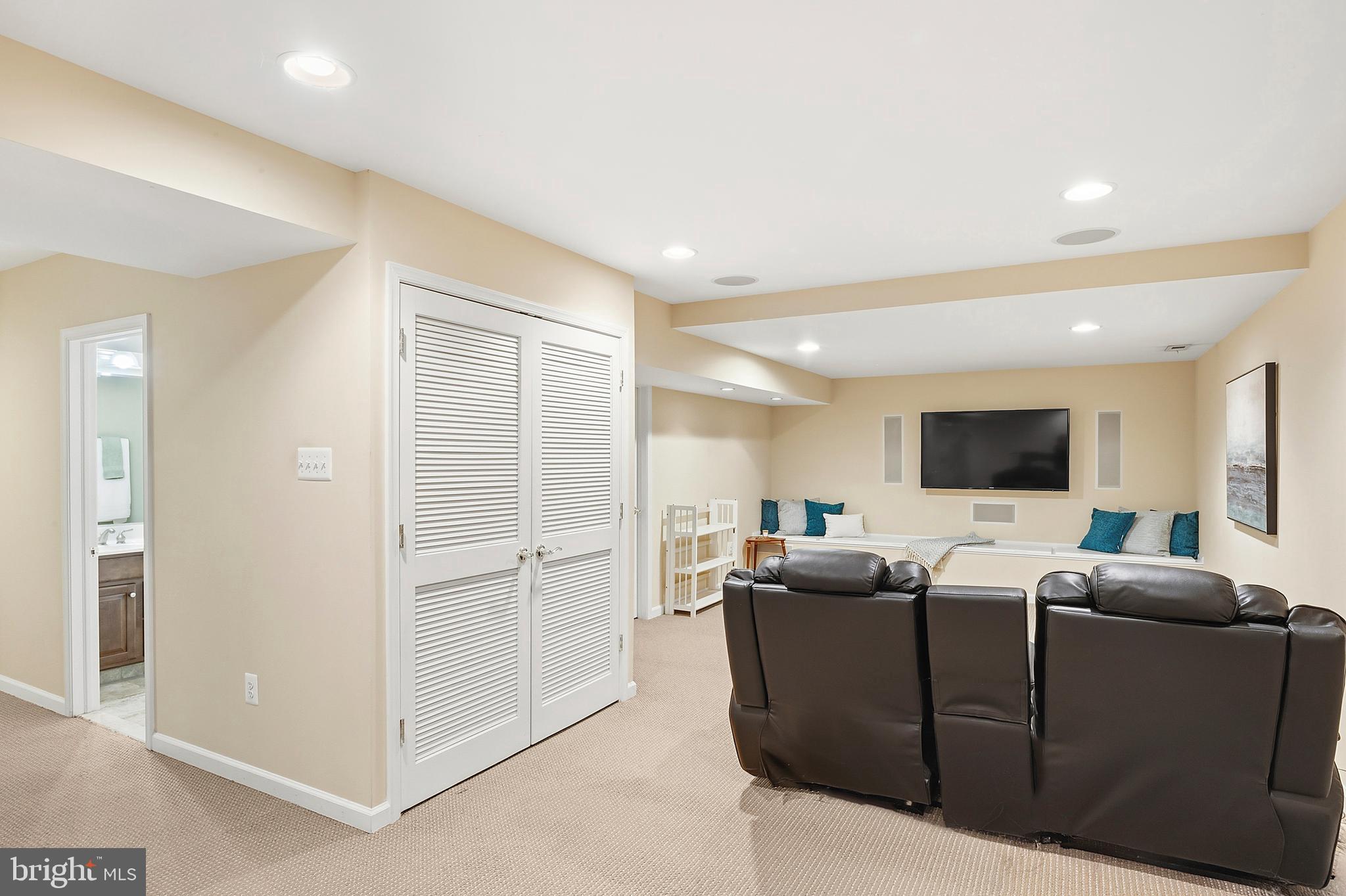 VILLAGE OF HICKORY RIDGE - Residential