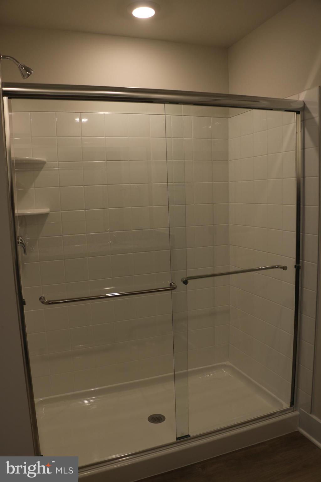 RETREAT AT WINDING CREEK - Residential Lease