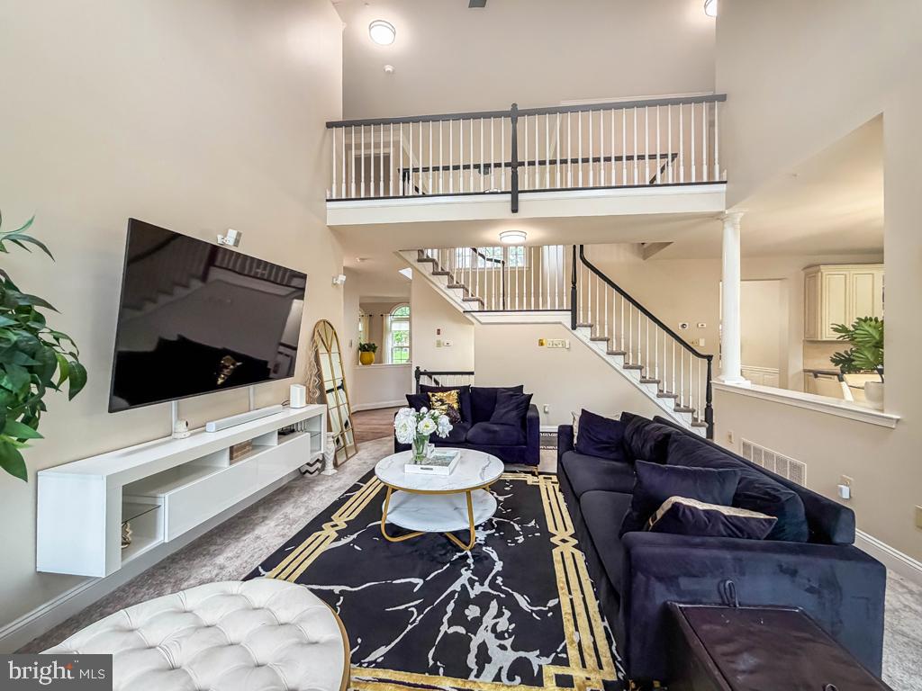 HOLLY MANOR - Residential