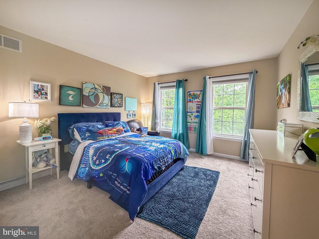 HOLLY MANOR - Residential