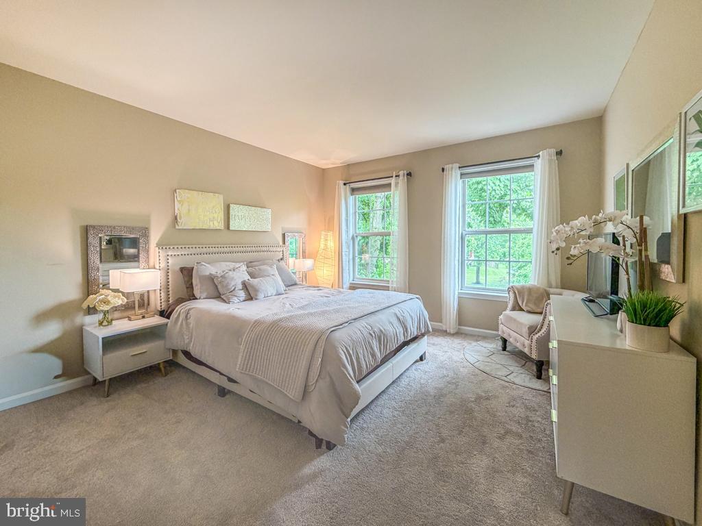 HOLLY MANOR - Residential