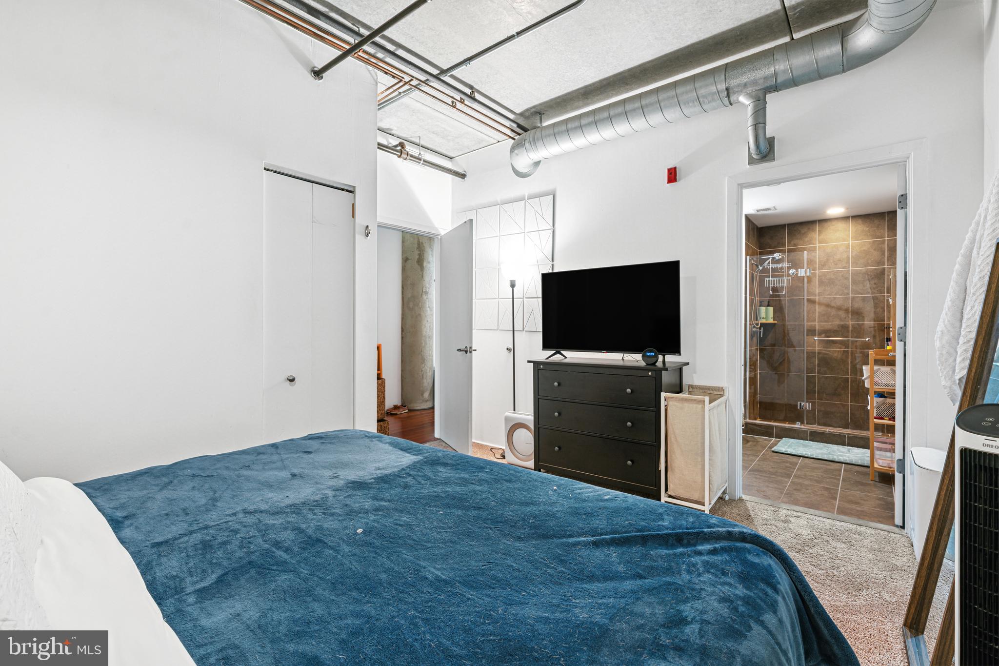 SOUTH STREET - Residential