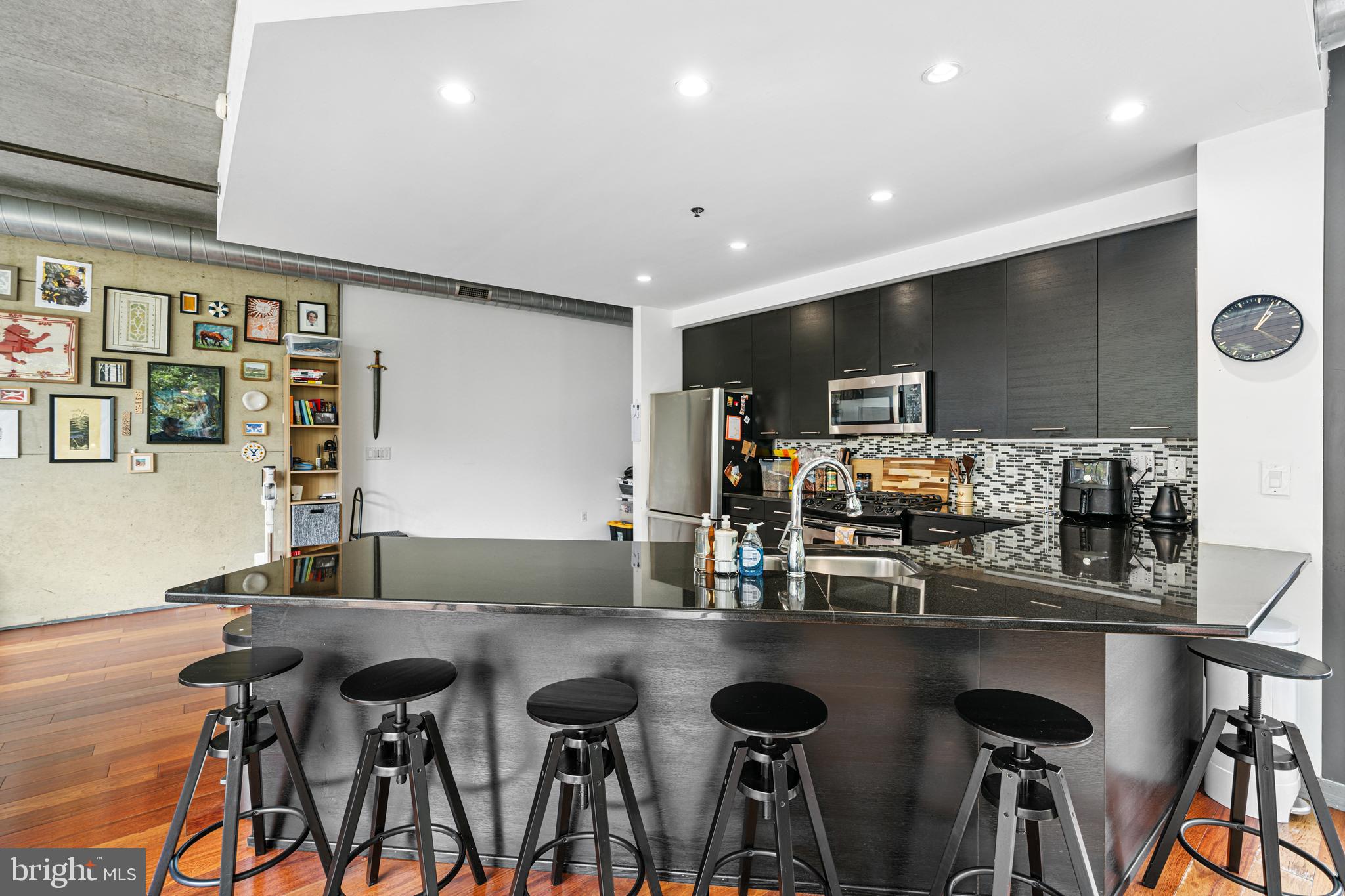 SOUTH STREET - Residential