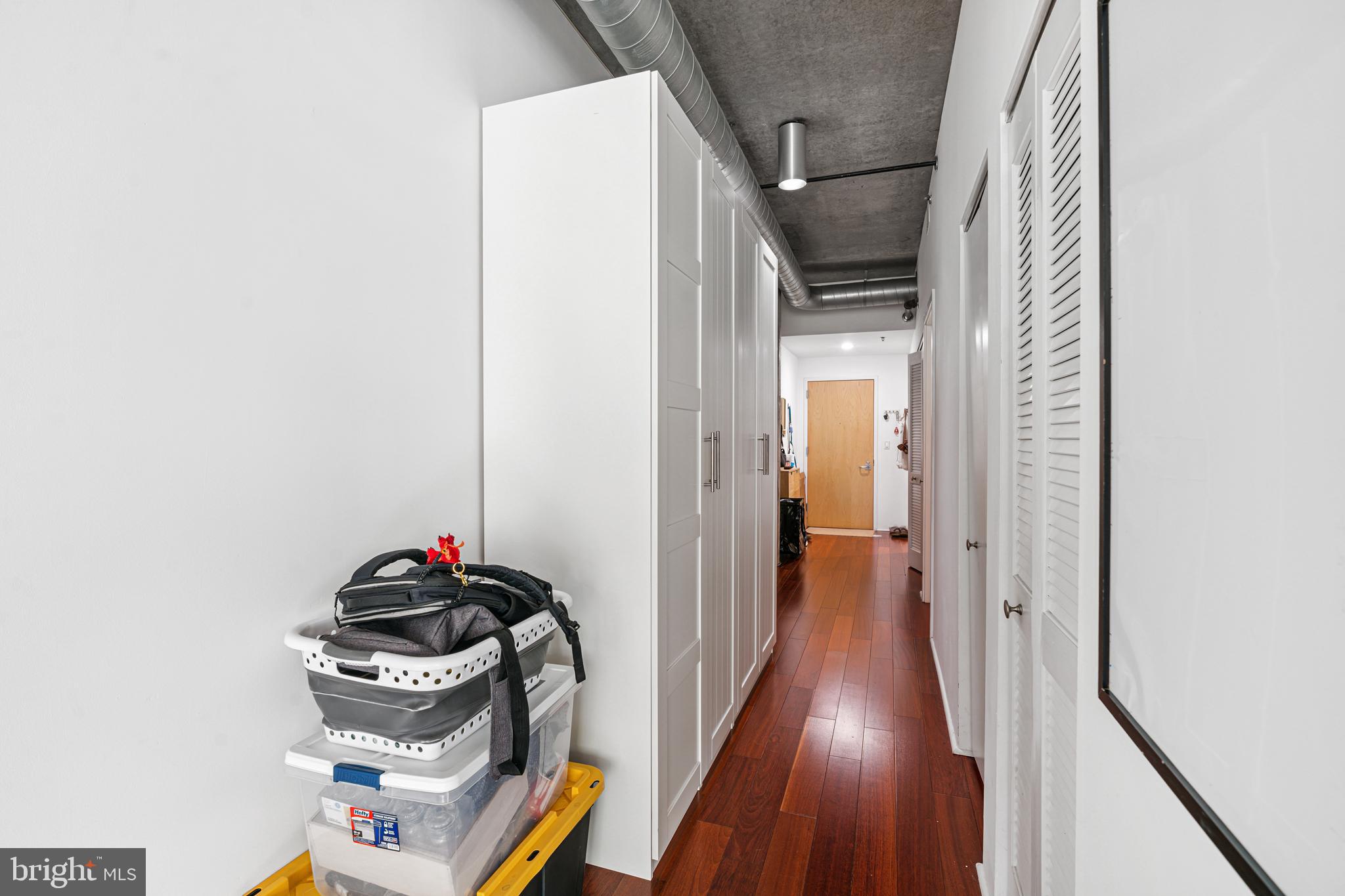 SOUTH STREET - Residential