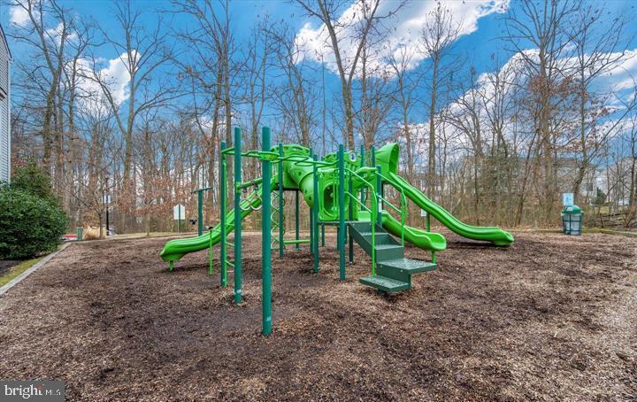 THE OAKS AT WATERS EDGE - Residential Lease