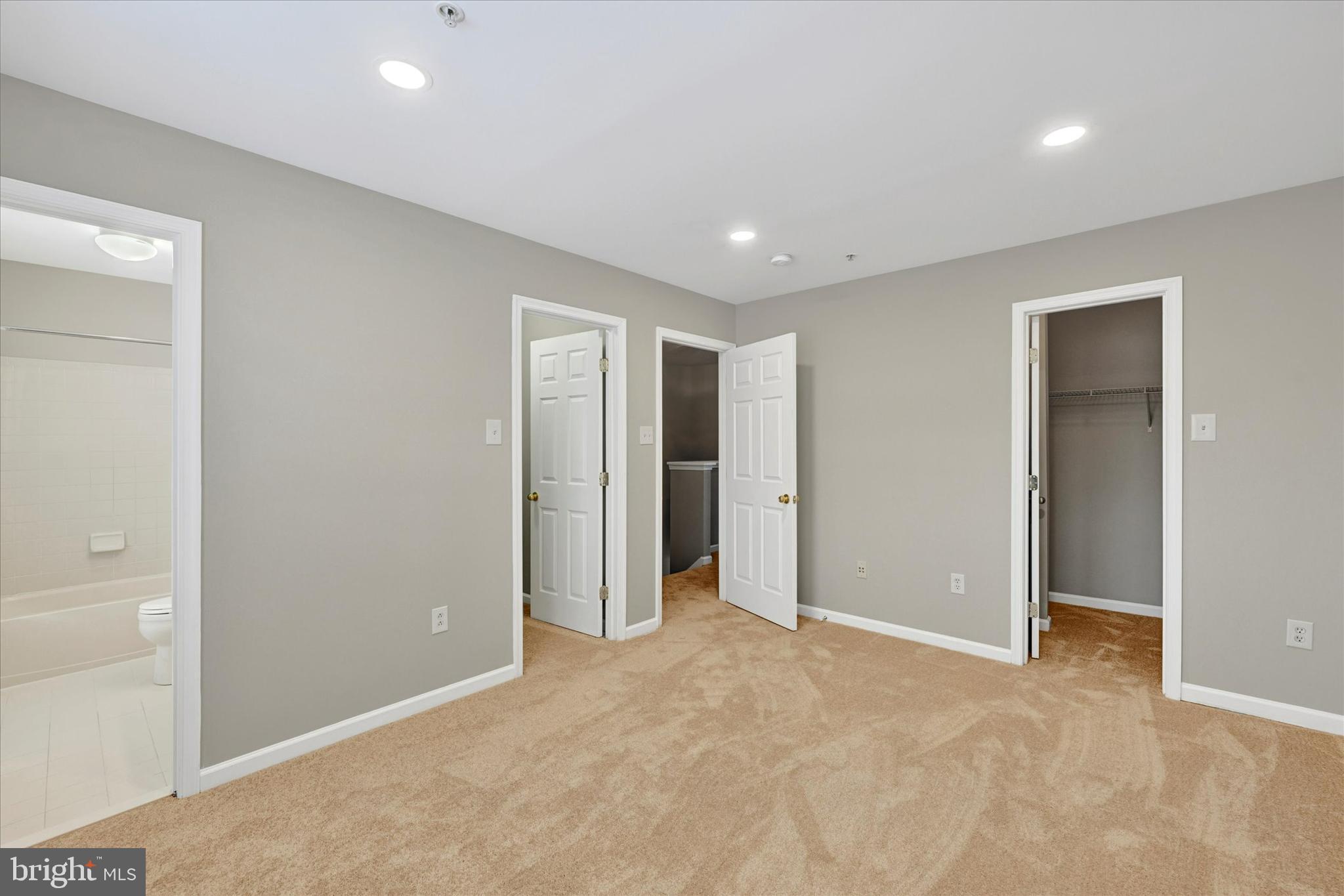 THE OAKS AT WATERS EDGE - Residential Lease