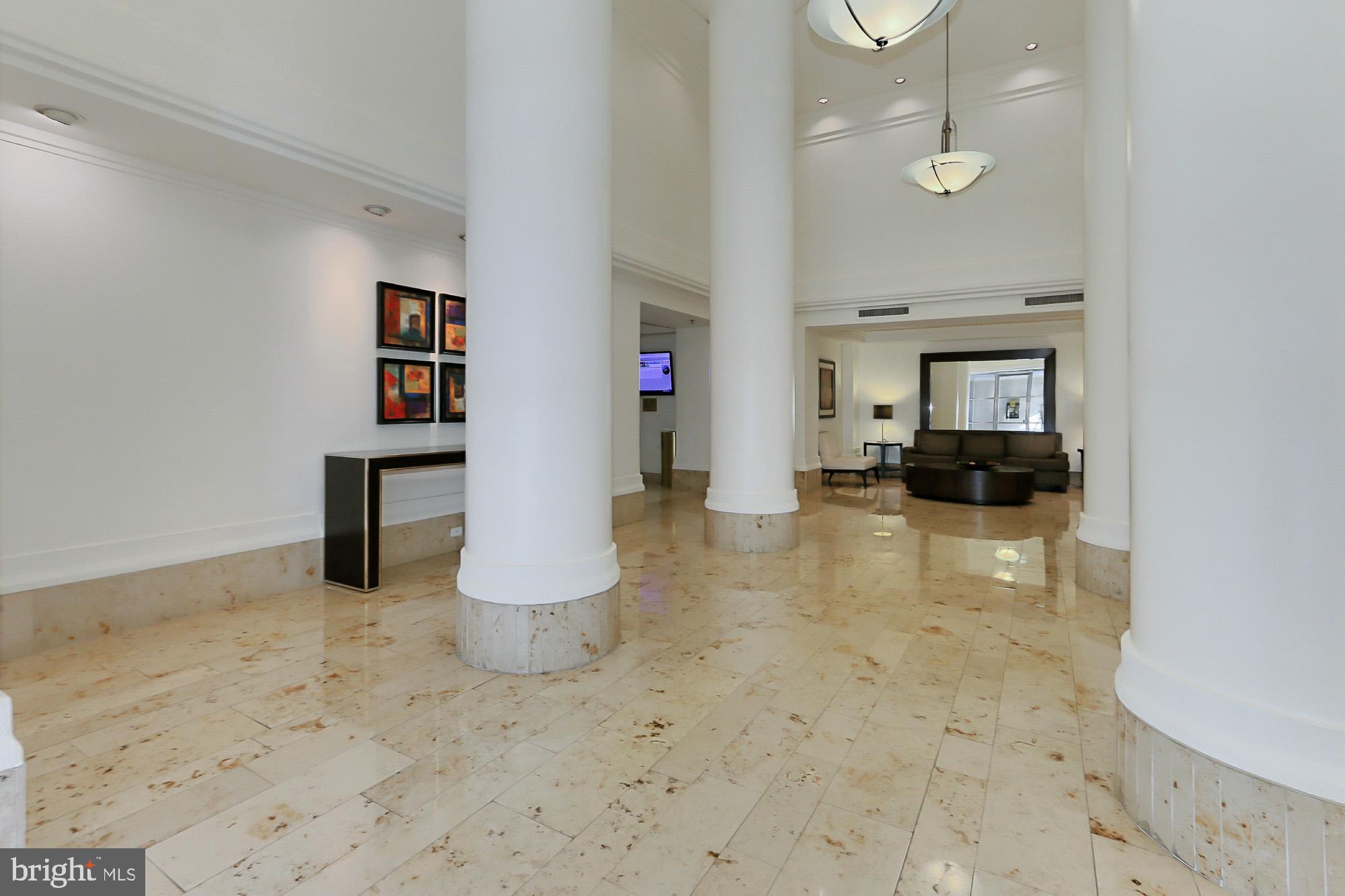 CARLYLE TOWERS CONDOMINIUM - Residential