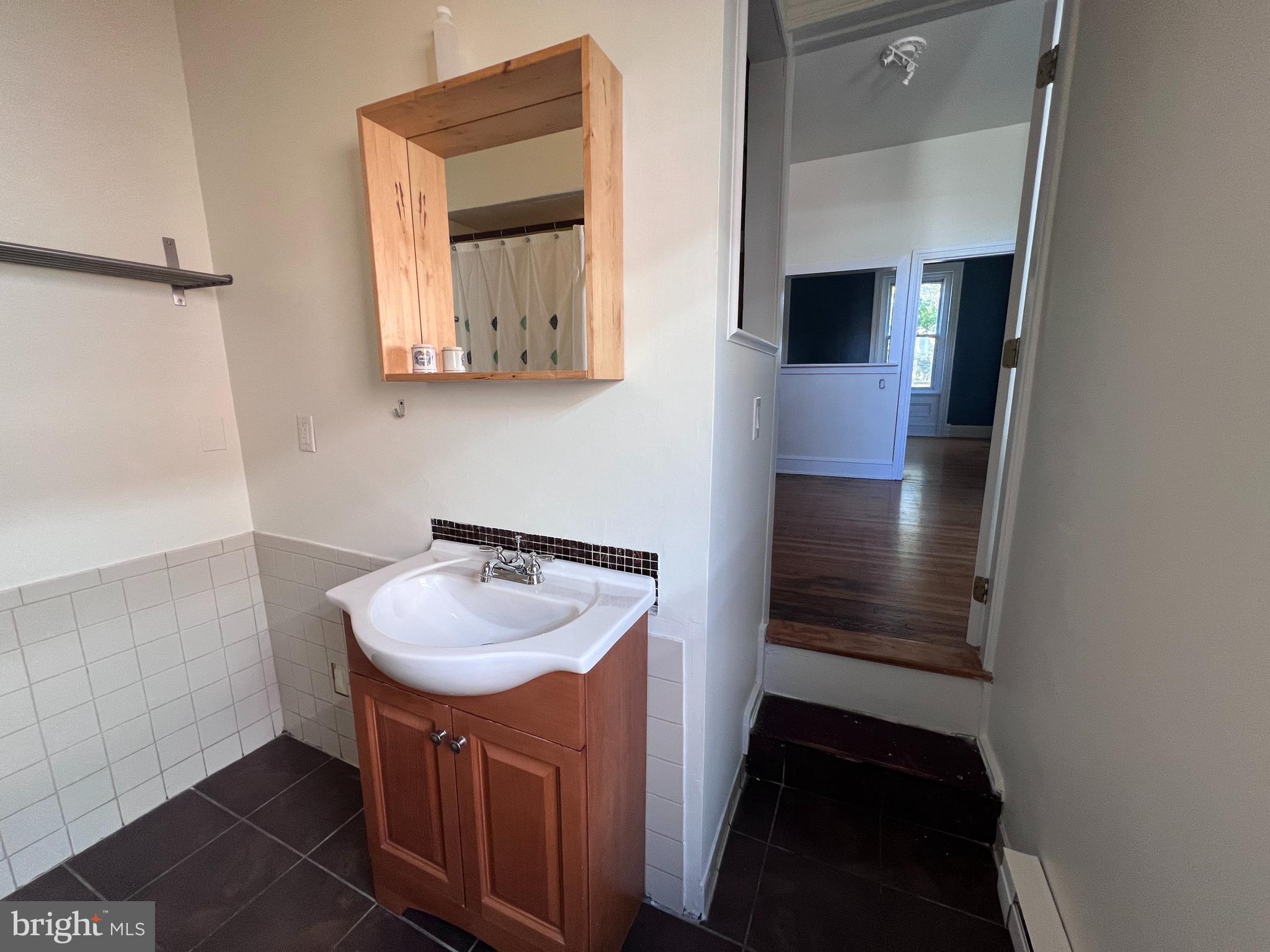 EAST KENSINGTON - Residential Lease