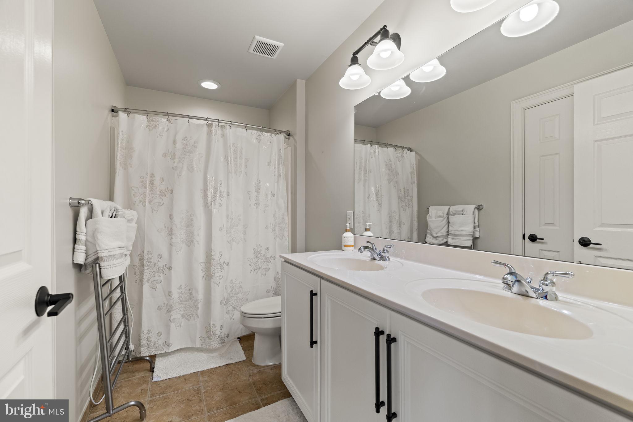 ST JAMES COURT - Residential