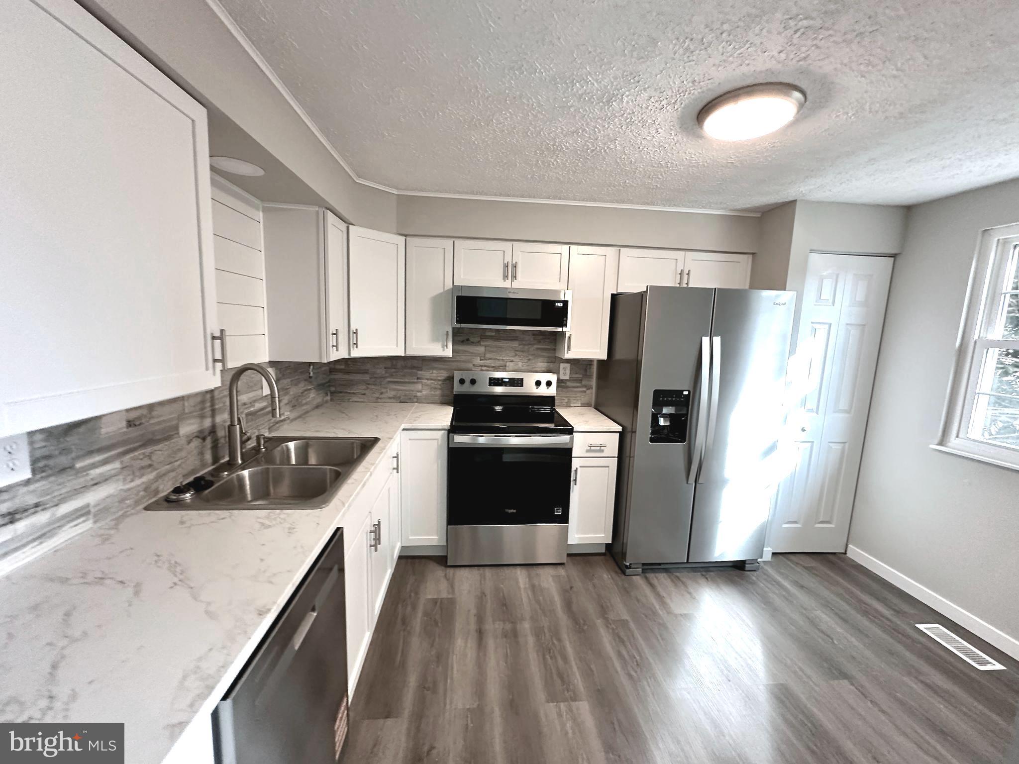 AMBER MEADOWS - Residential