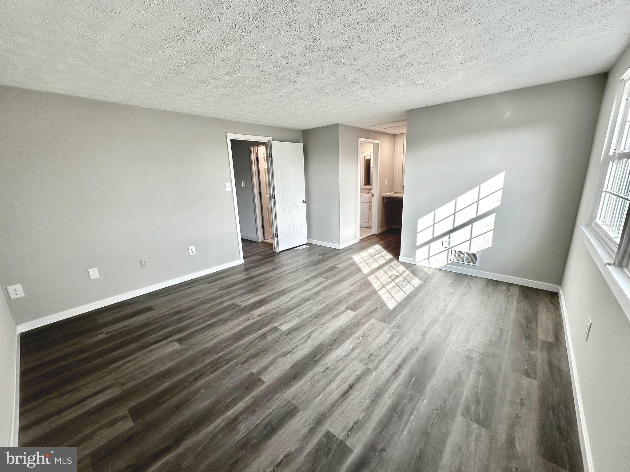 AMBER MEADOWS - Residential