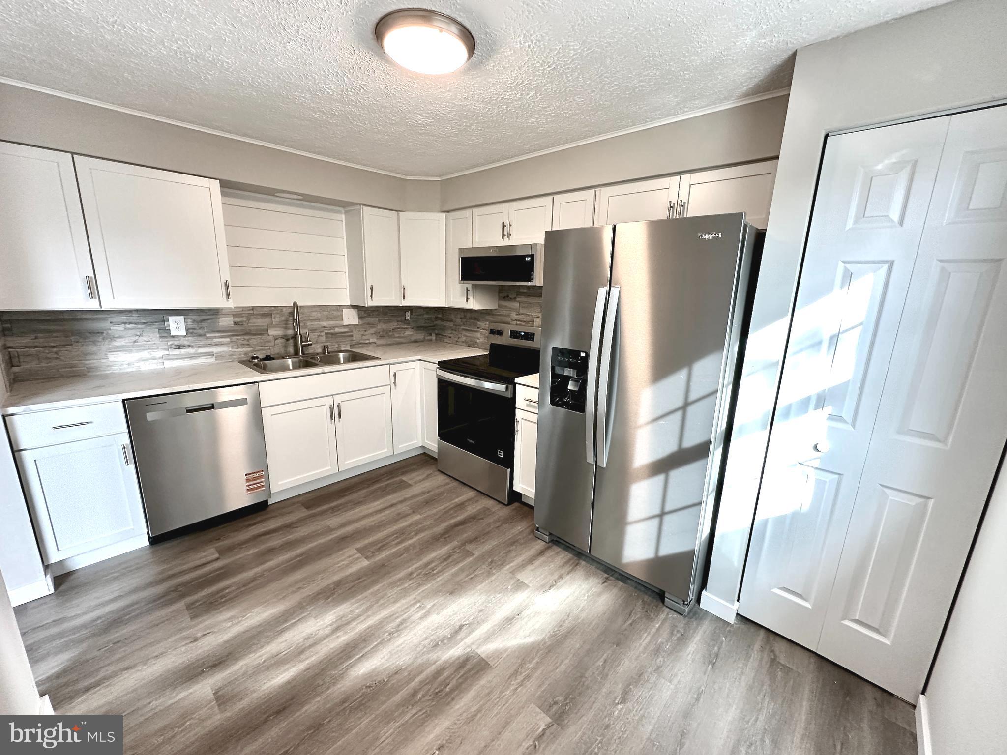 AMBER MEADOWS - Residential