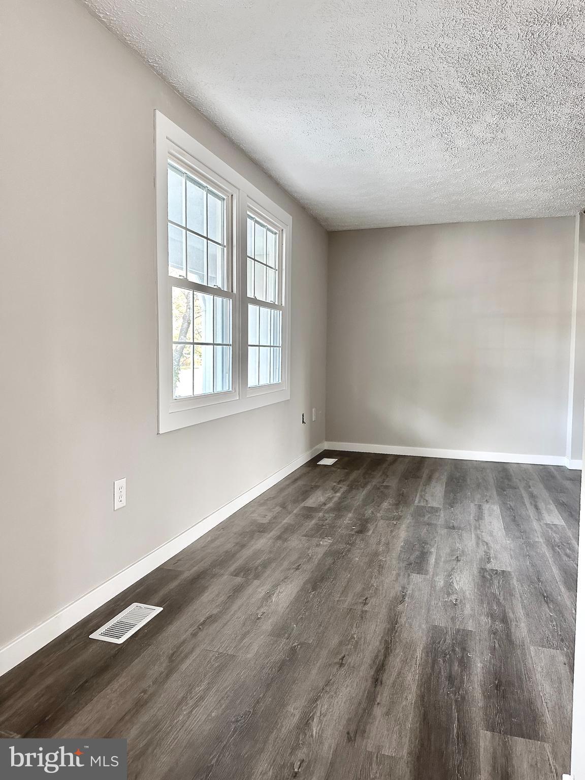 AMBER MEADOWS - Residential