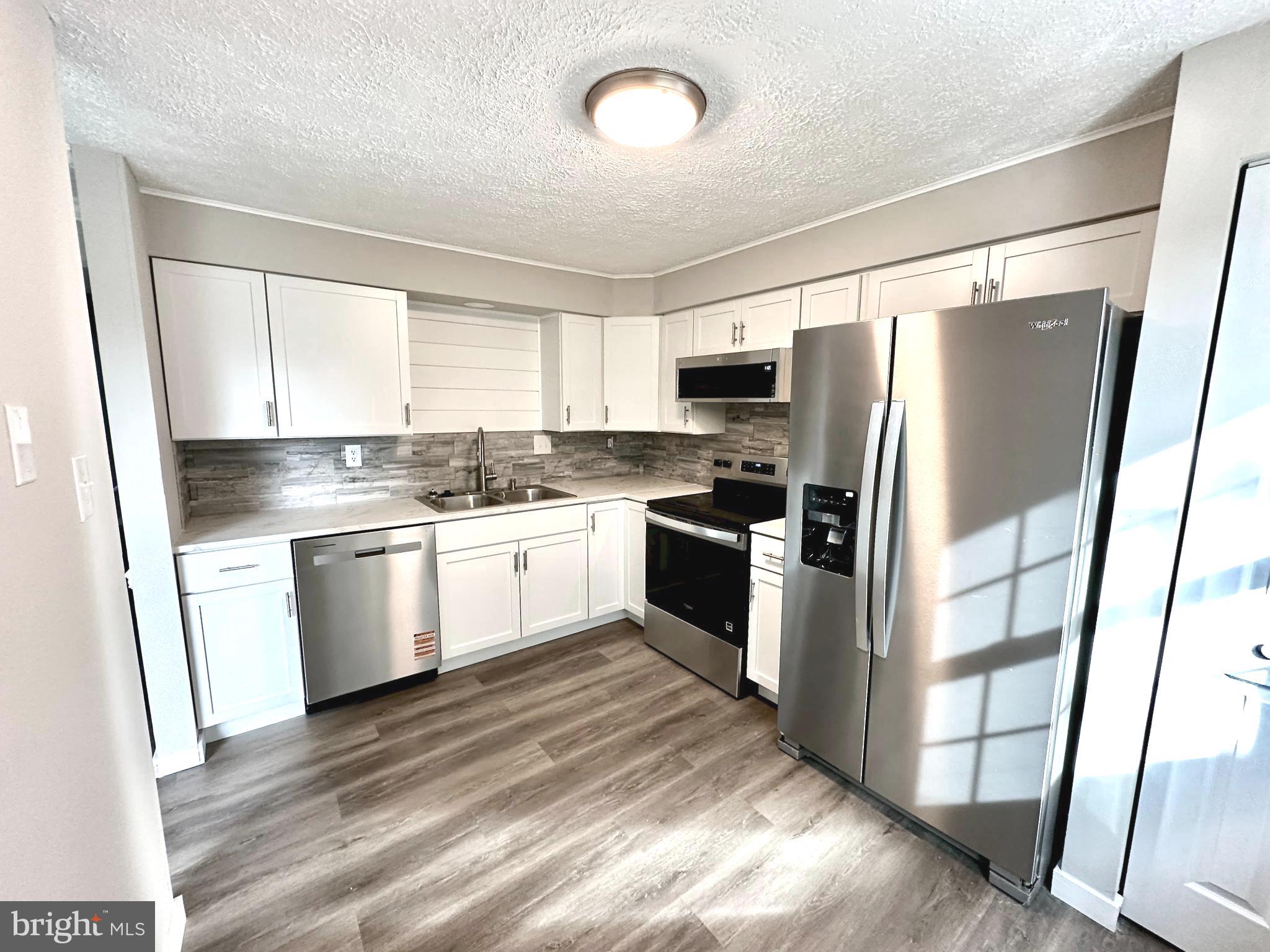 AMBER MEADOWS - Residential