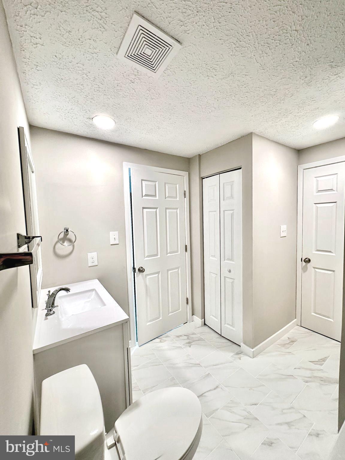 AMBER MEADOWS - Residential