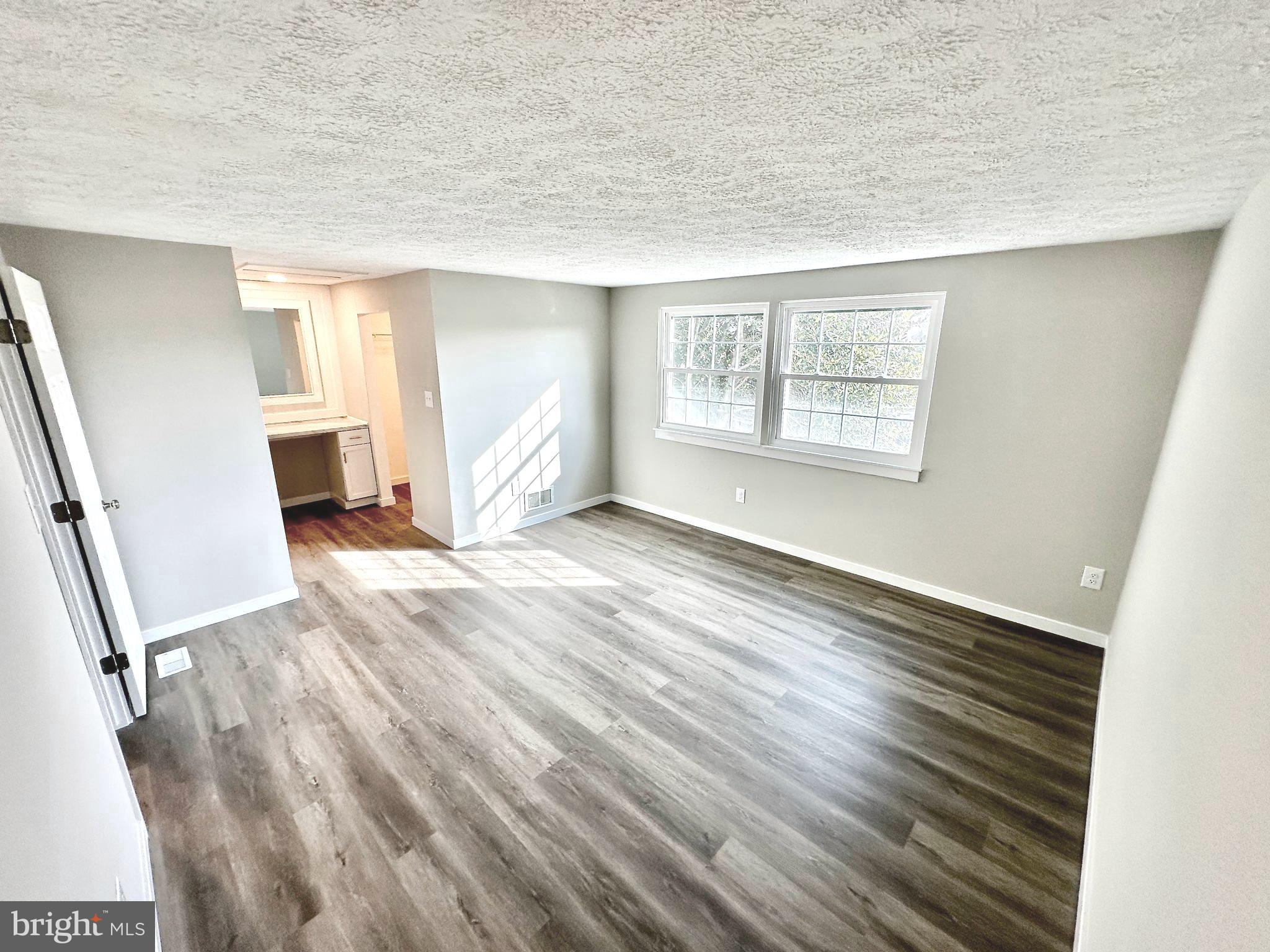 AMBER MEADOWS - Residential