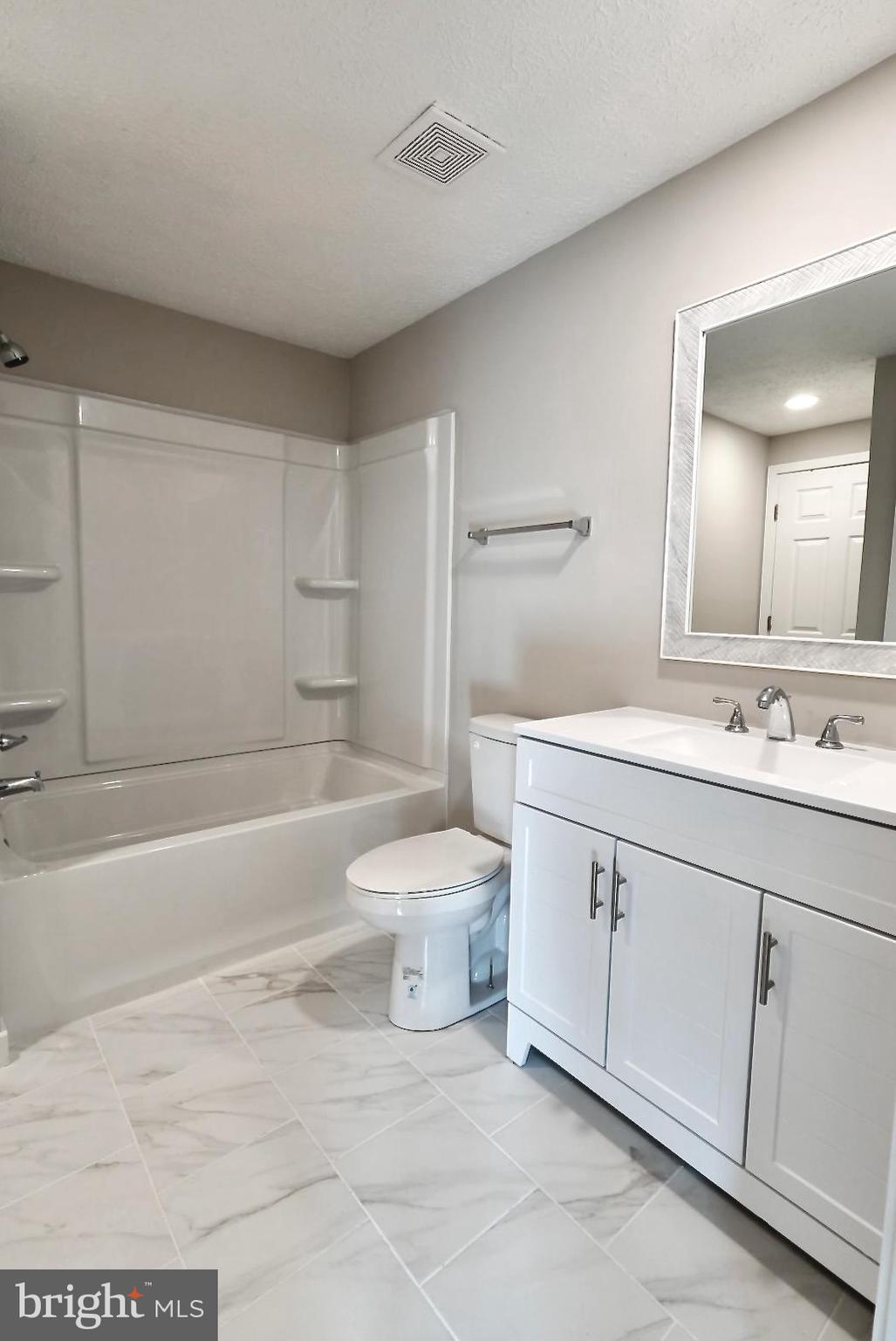 AMBER MEADOWS - Residential