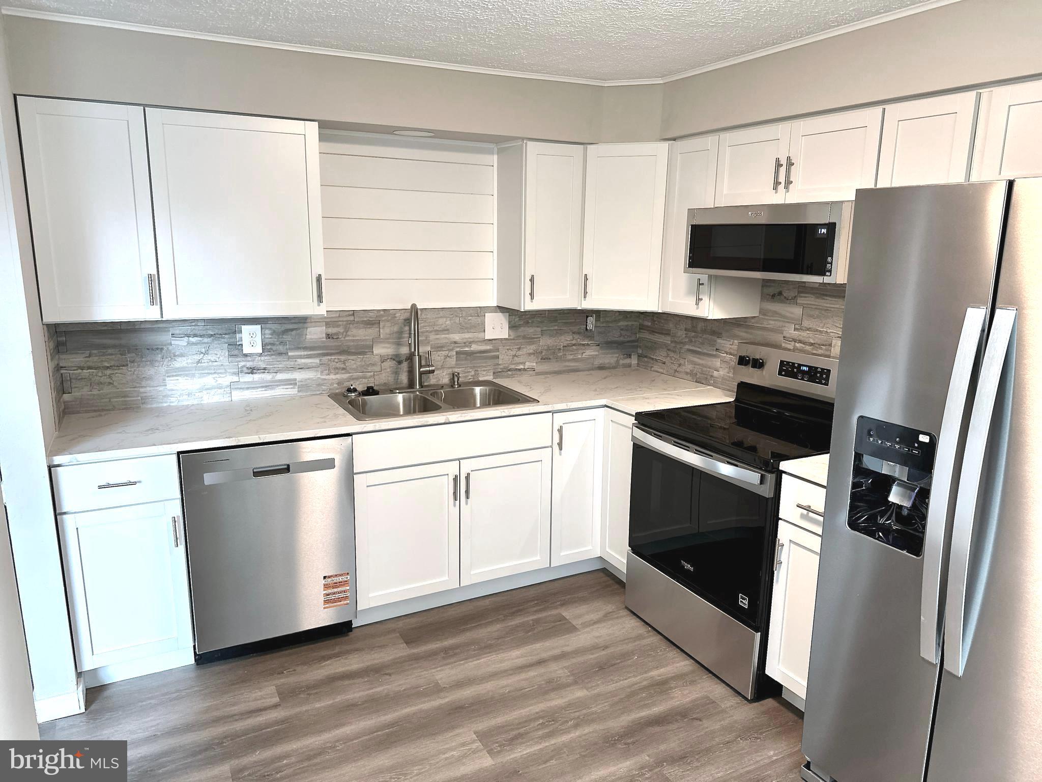 AMBER MEADOWS - Residential