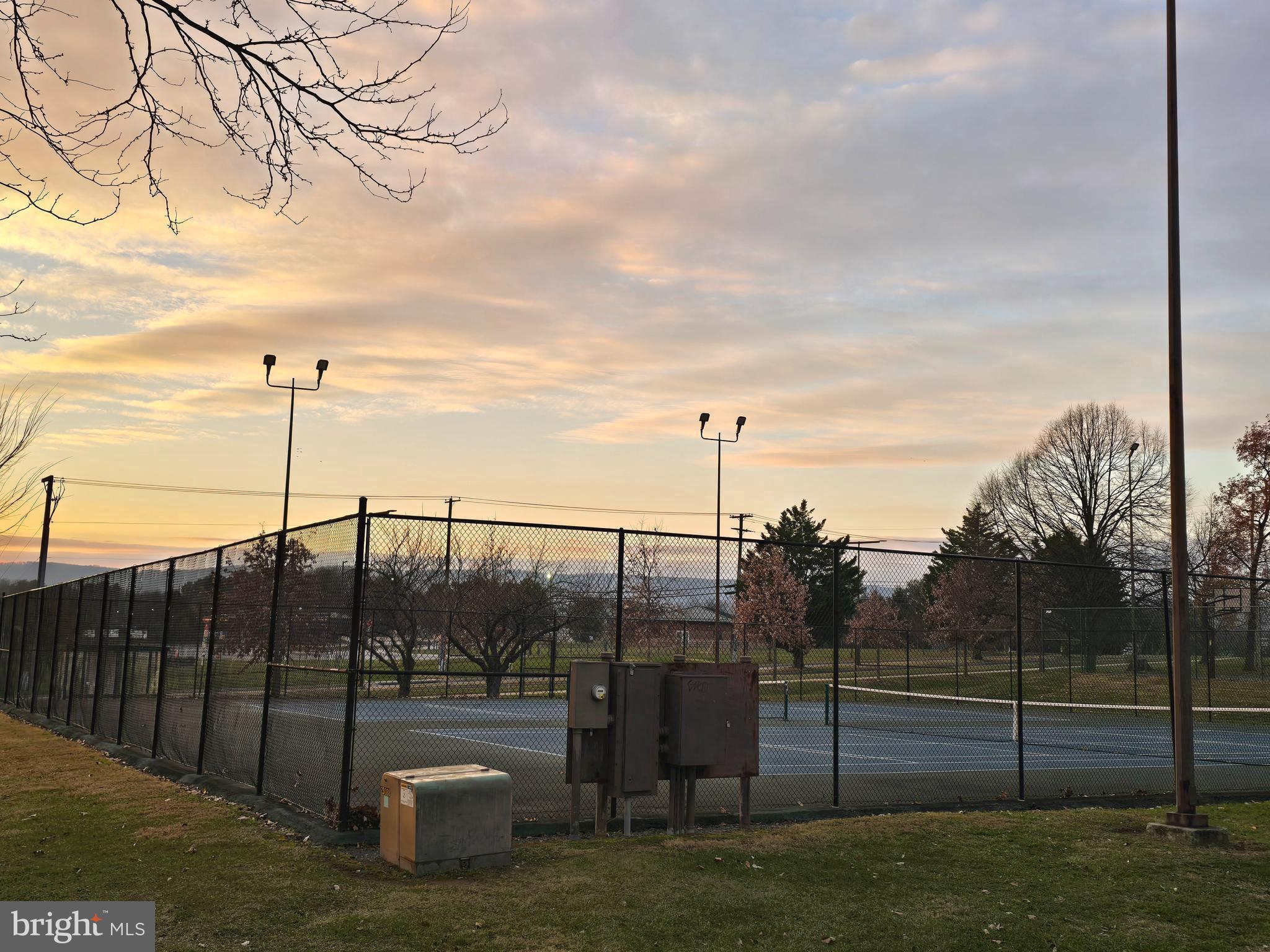 AMBER MEADOWS - Residential