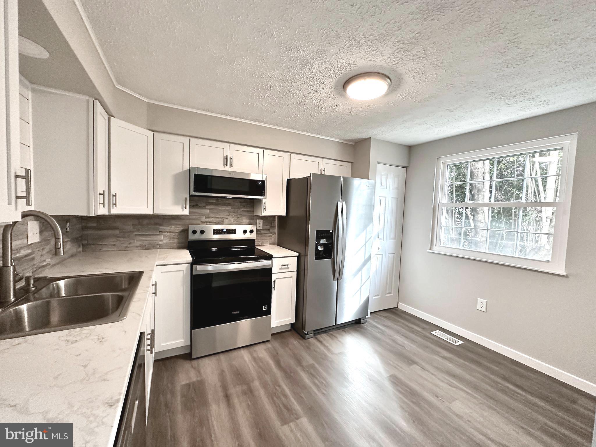 AMBER MEADOWS - Residential