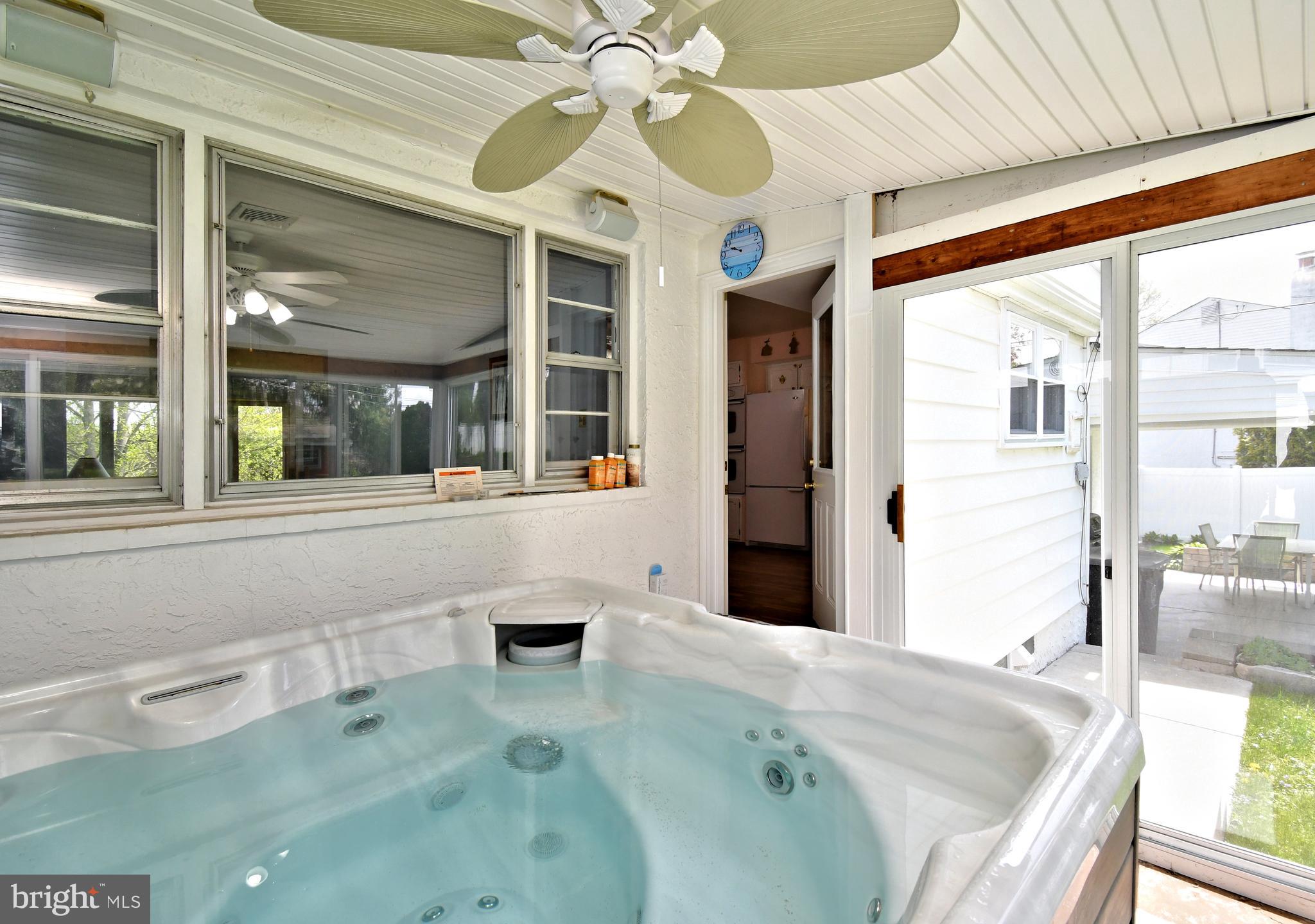 HOLLAND MANOR - Residential