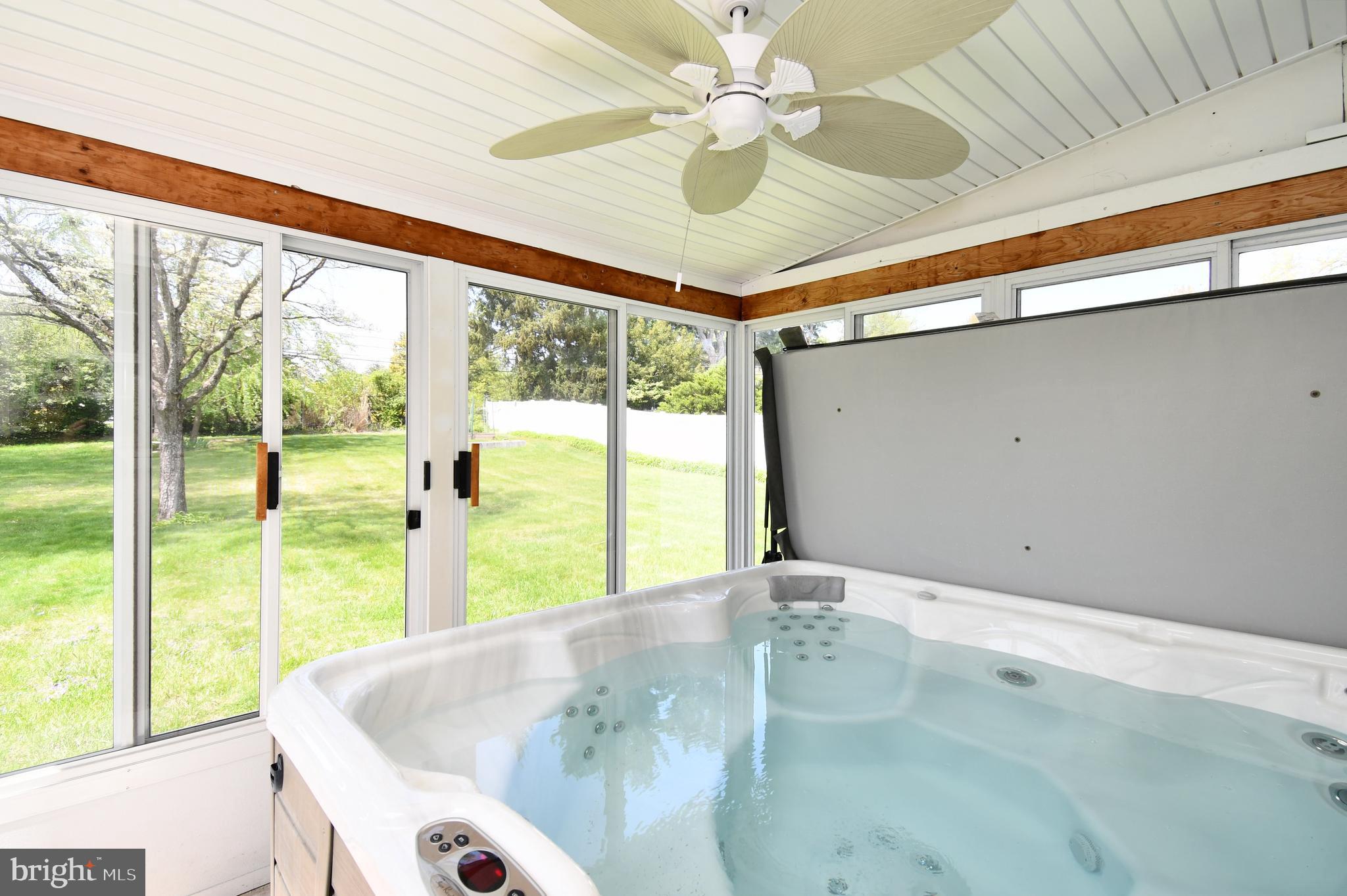 HOLLAND MANOR - Residential