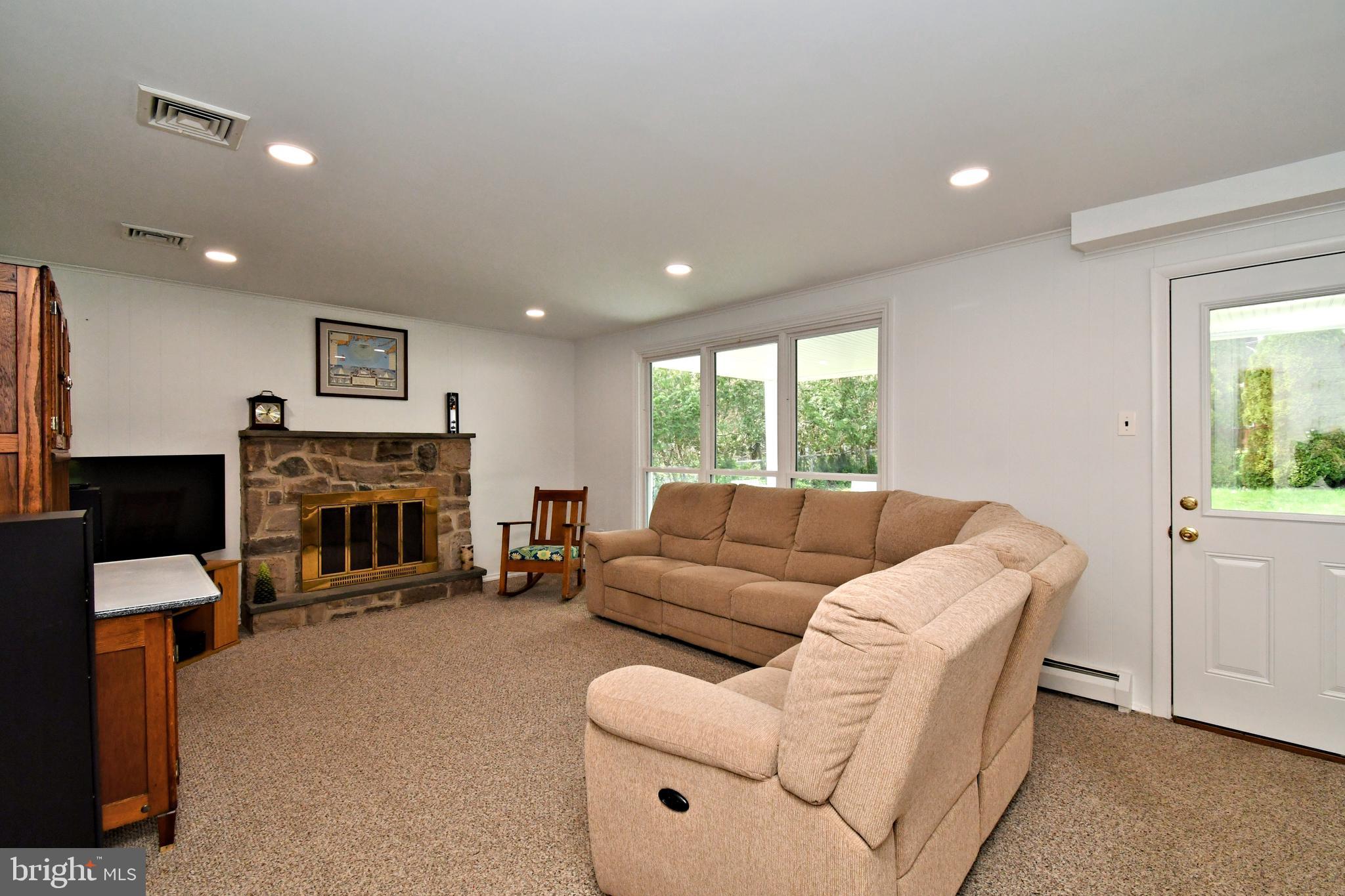 HOLLAND MANOR - Residential