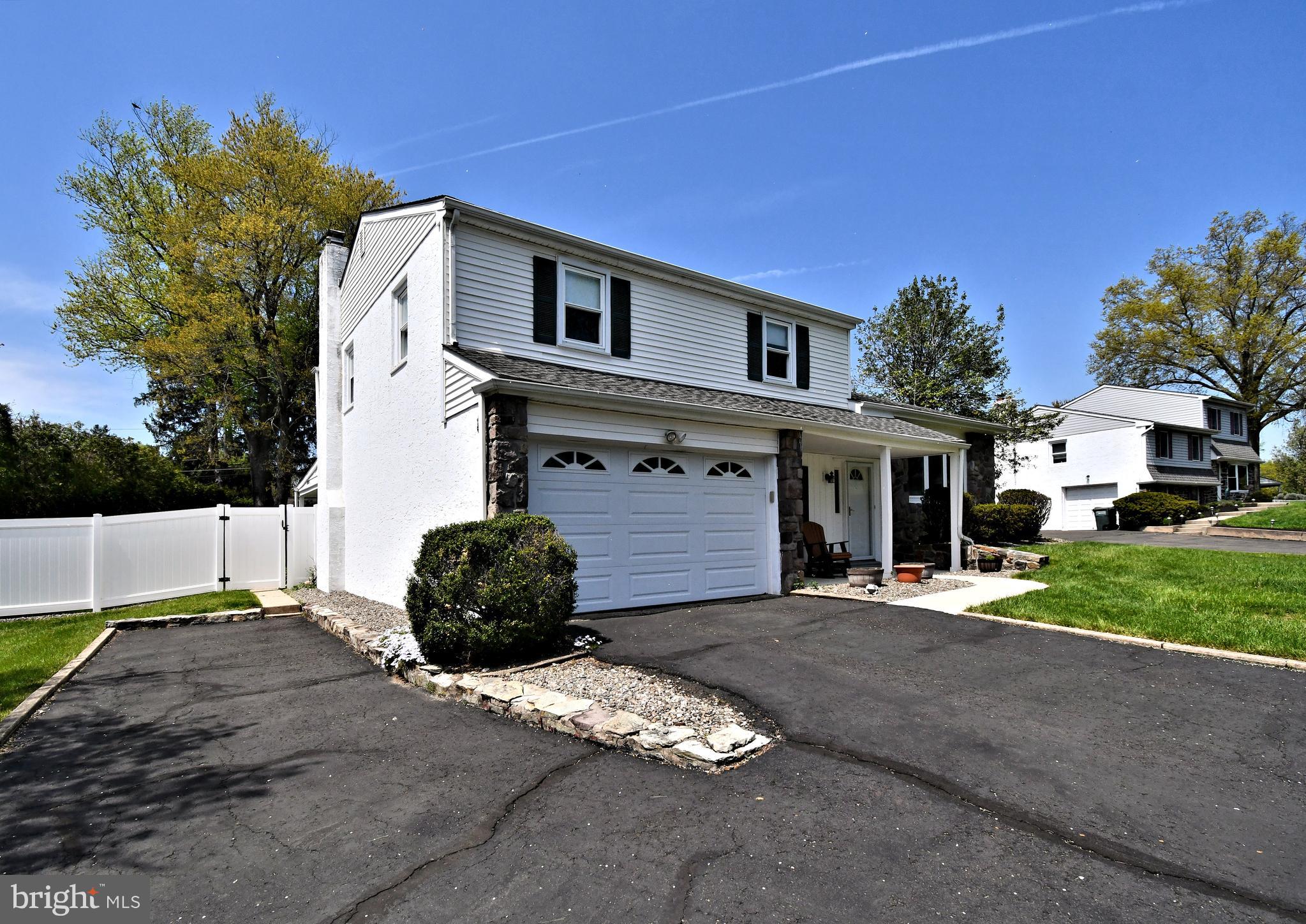 HOLLAND MANOR - Residential