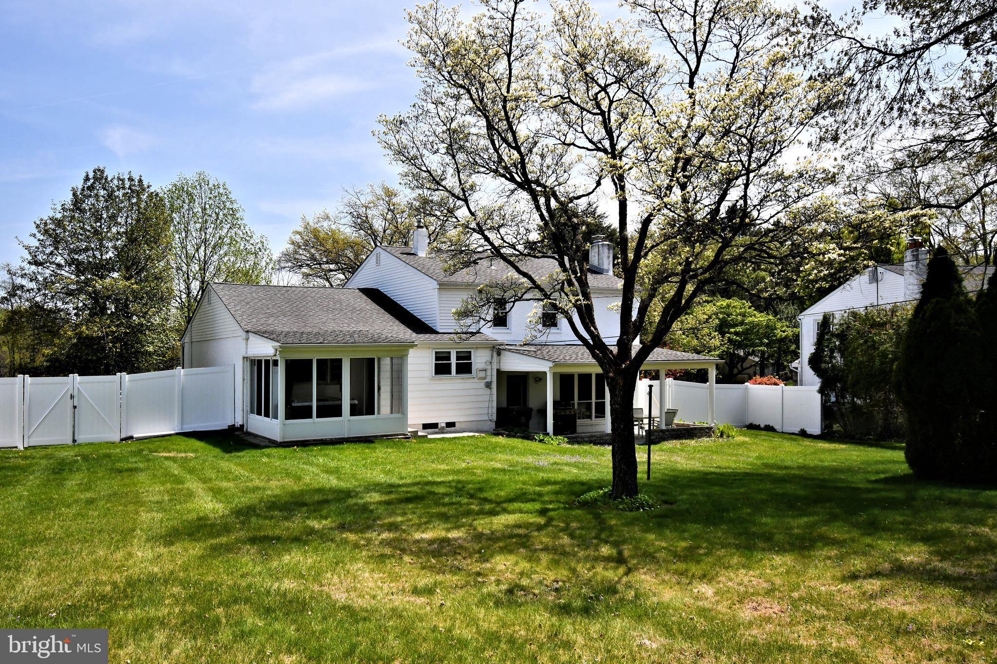 HOLLAND MANOR - Residential