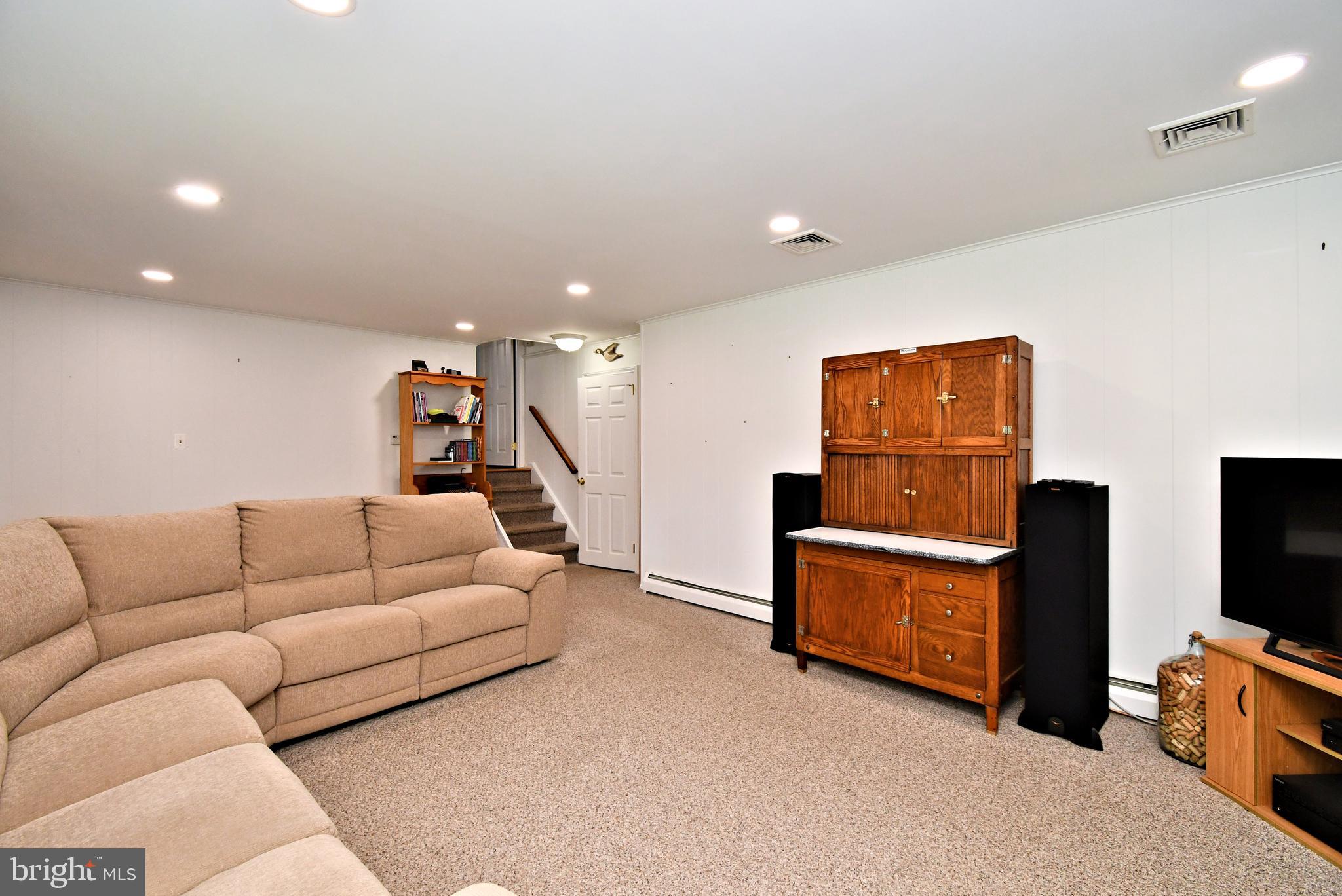 HOLLAND MANOR - Residential