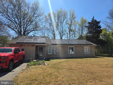 111 WISTERIA LANE CARNEYS POINT NJ 08069