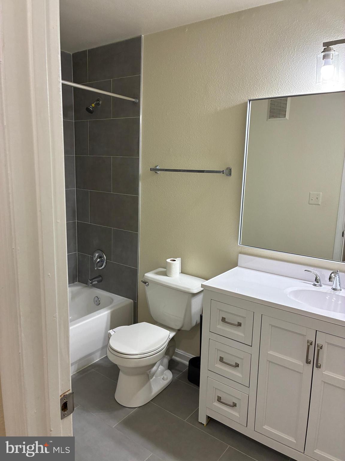 FOX MILL STATION - Residential