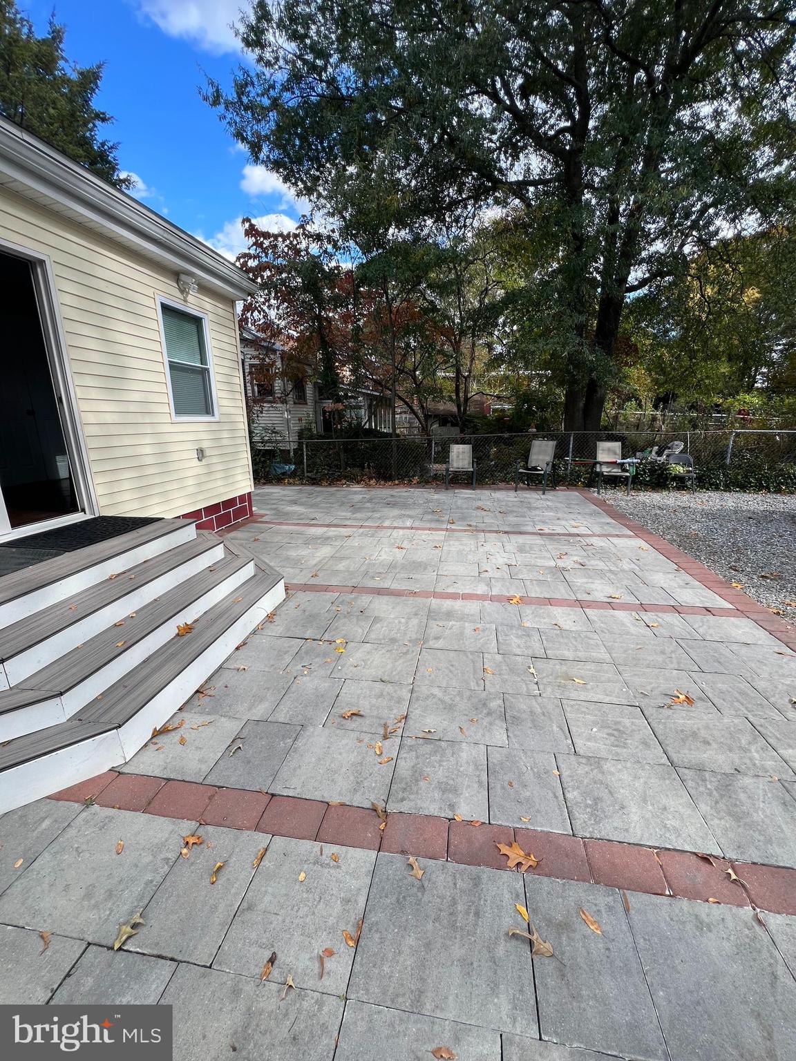 CHARLTON HEIGHTS - Residential