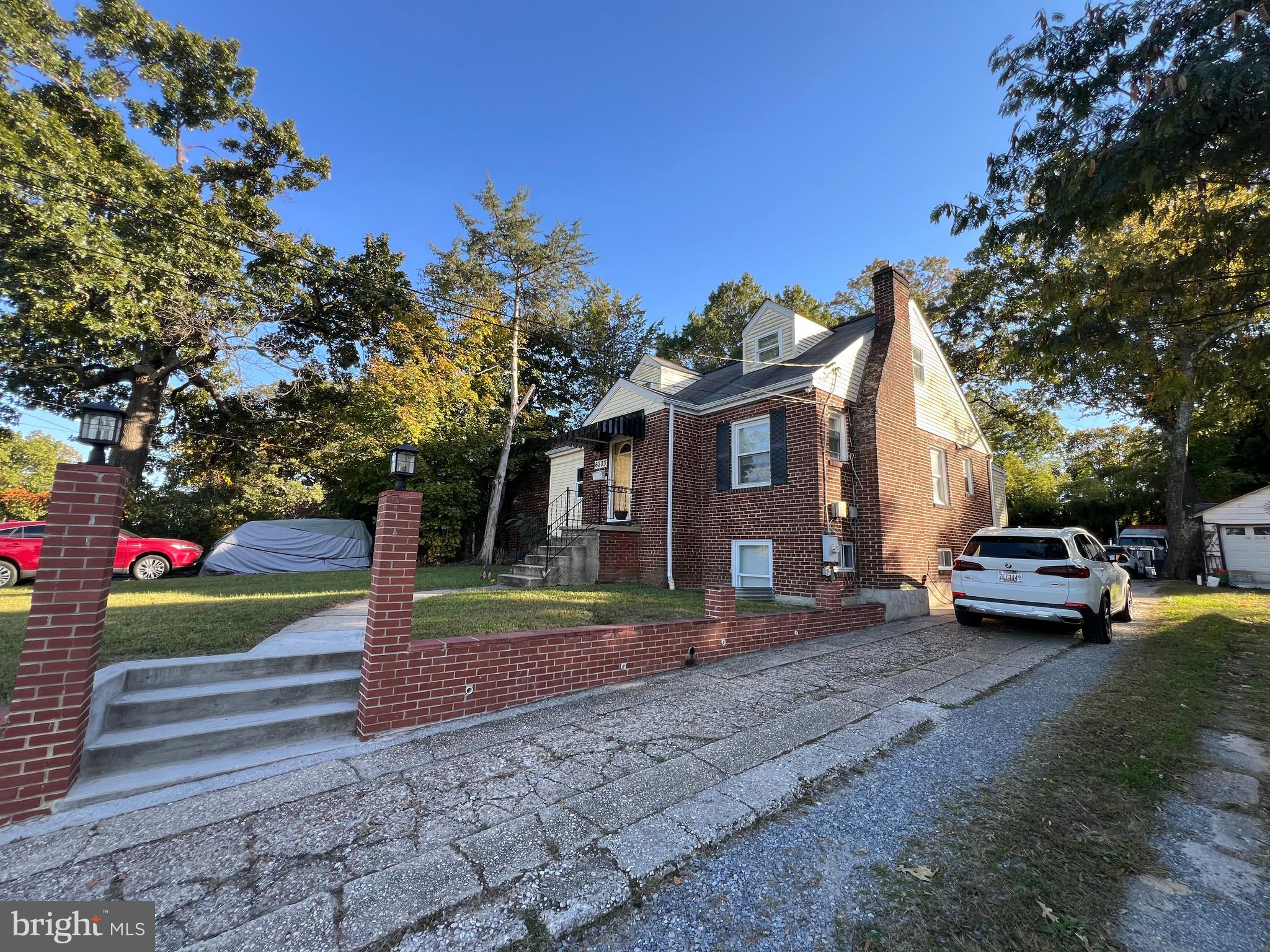 6203 PONTIAC STREET