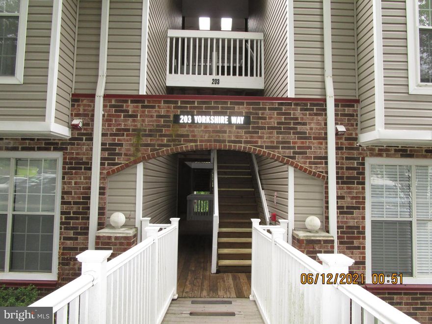 Nothing to do but move in! New Custom Kitchen solid wood cabinets not particle board, new counter tops and all appliances ! Bathrooms updated as well, new carpet through out, new kitchen and bath flooring. Laundry room with new washer and dryer. Private location entry can be made from parking lot above or side parking for convenience. Close to walking trails, Shopping, Hospitals and Restaurants. 2 large Owners Bedrooms waiting for new owner in this beautiful convenient location you will love this Friendly neighborhood and all it has to offer. Call Today !