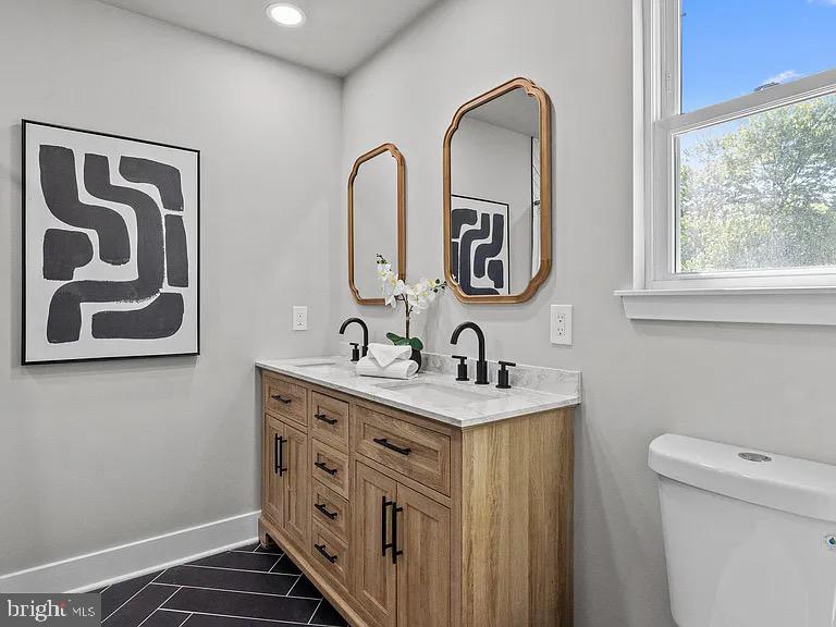 LEVITTOWN - Residential